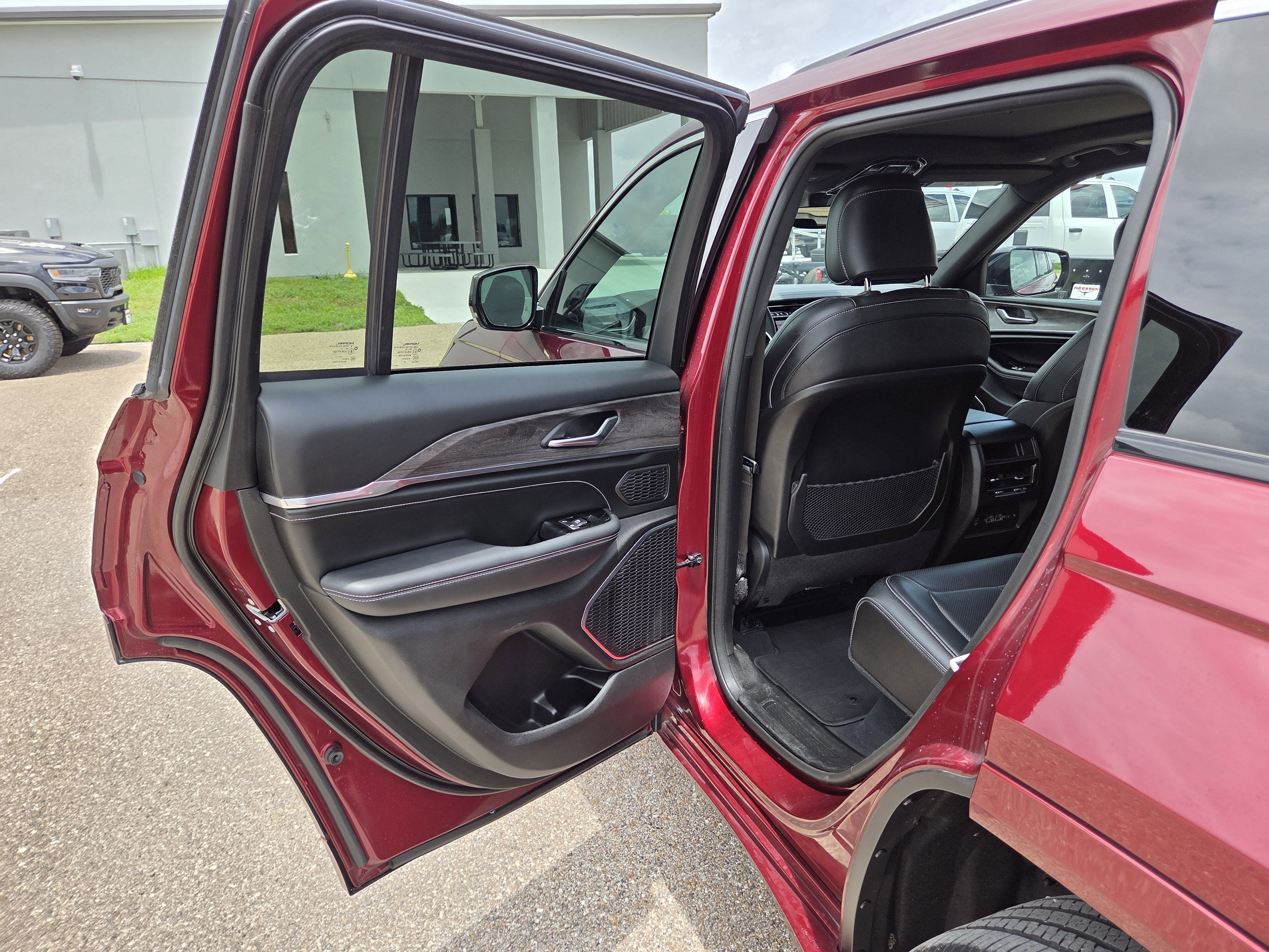 2023 Jeep Grand Cherokee Overland