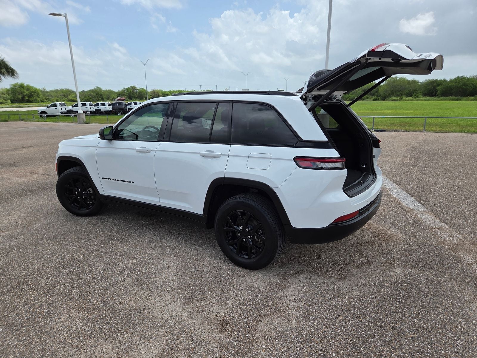 2024 Jeep Grand Cherokee Altitude