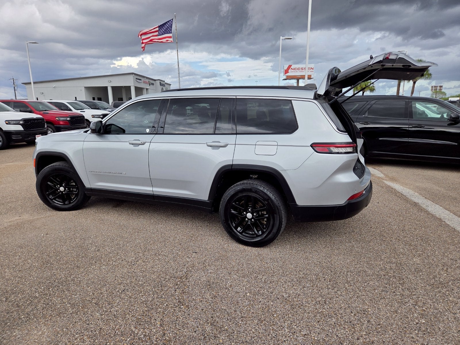 2025 Jeep Grand Cherokee L Laredo