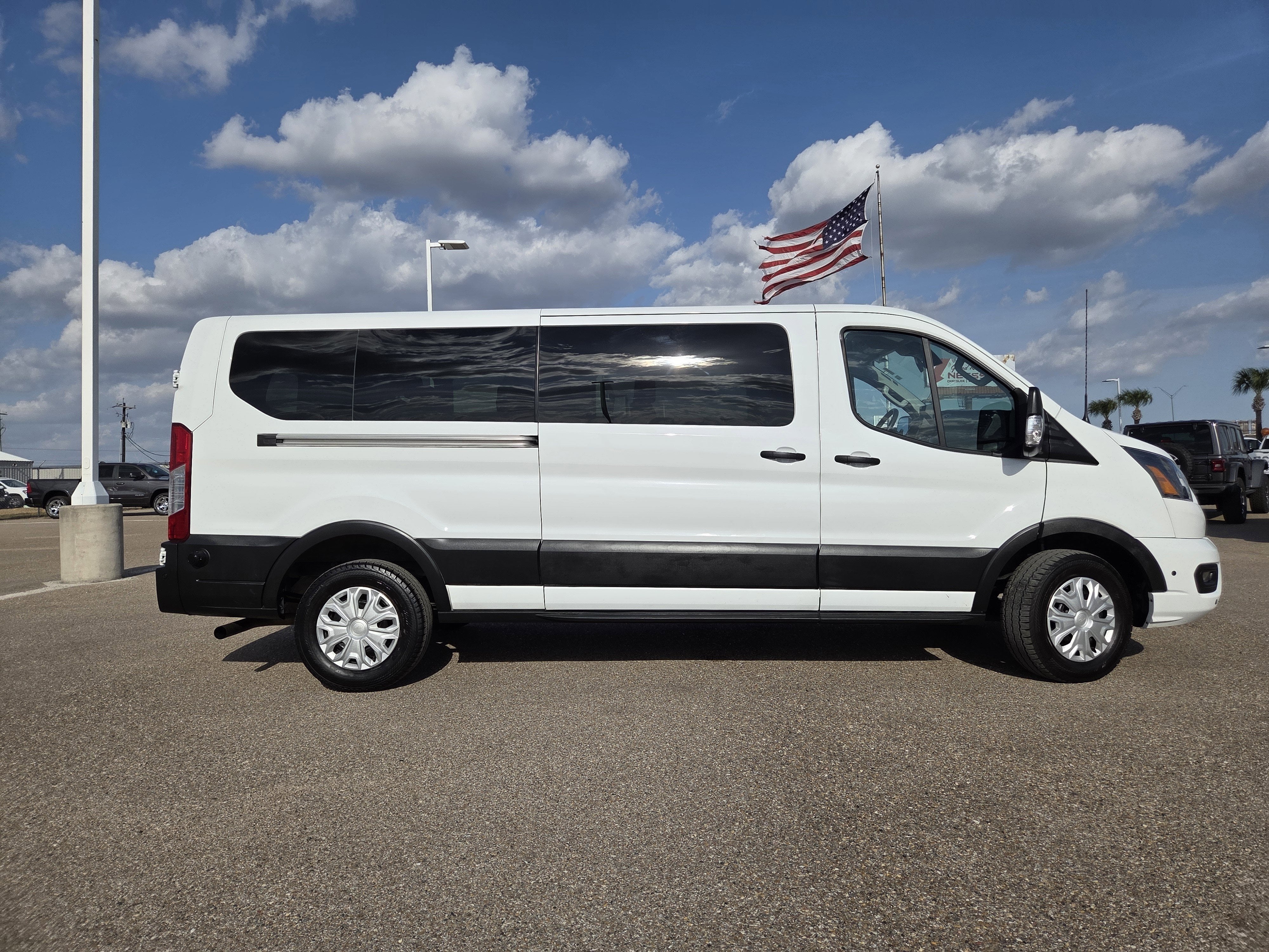 2024 Ford Transit Passenger Wagon XLT