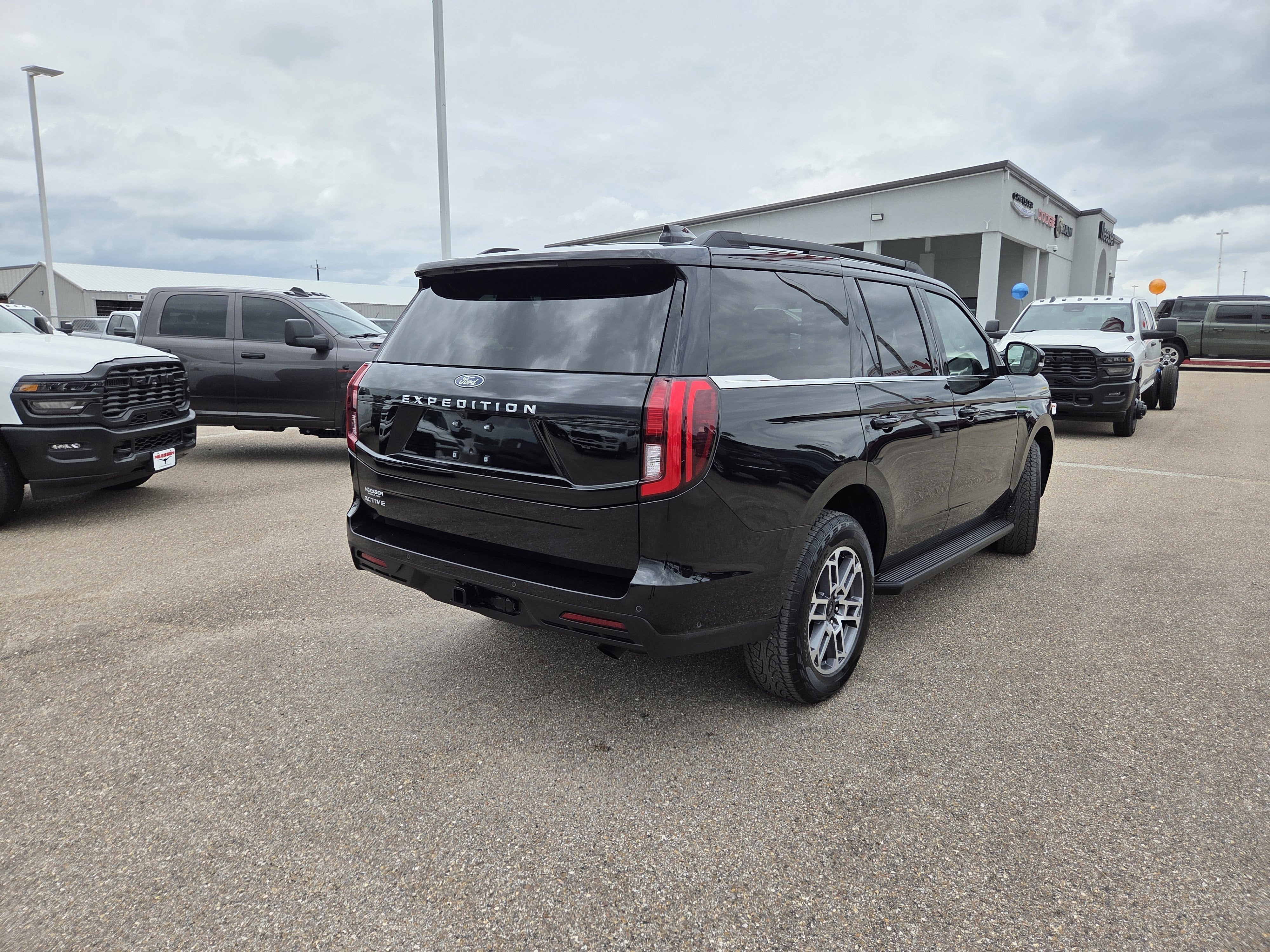 2025 Ford Expedition Active