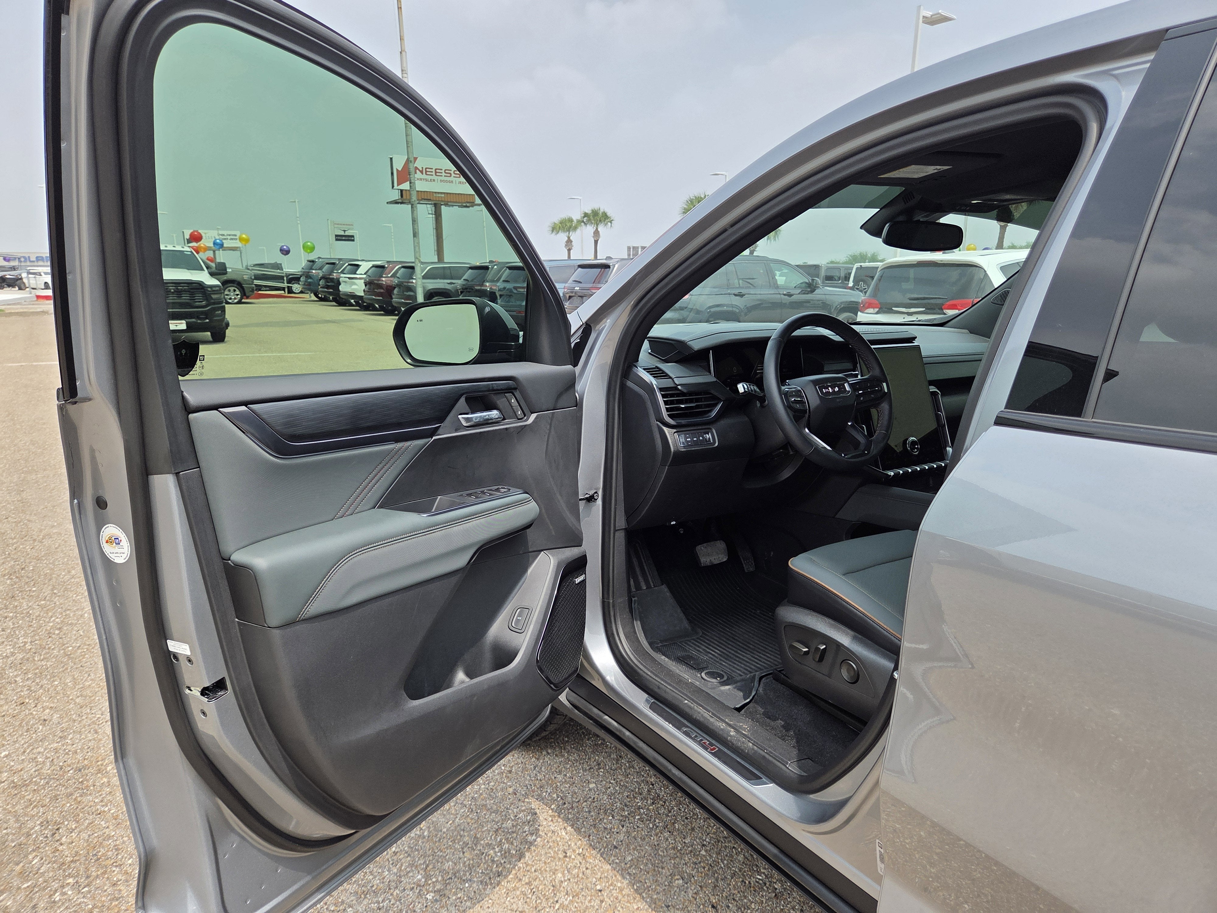 2025 GMC Acadia AT4