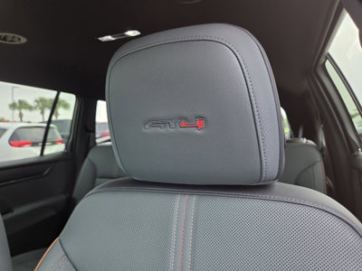 2025 GMC Acadia AT4