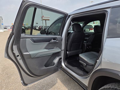 2025 GMC Acadia AT4