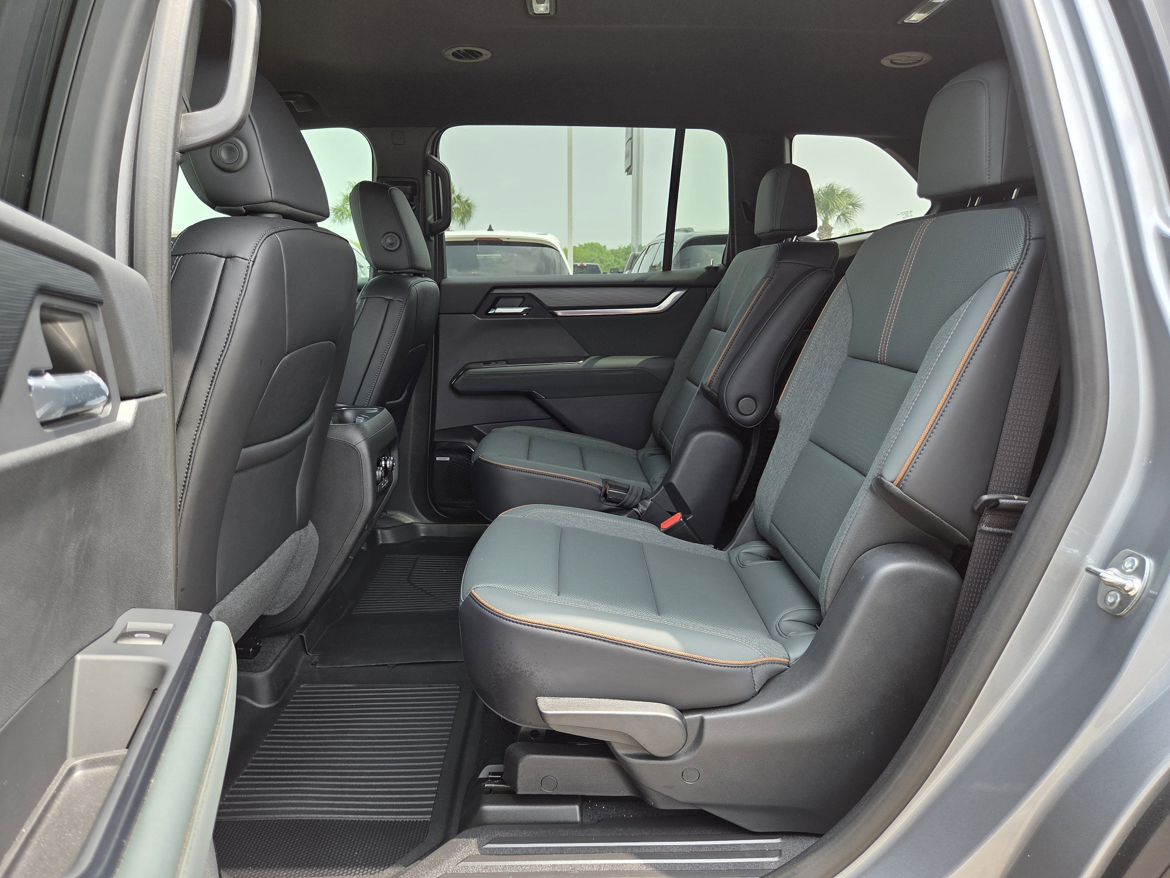 2025 GMC Acadia AT4