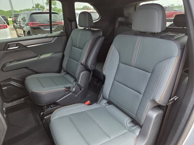 2025 GMC Acadia AT4