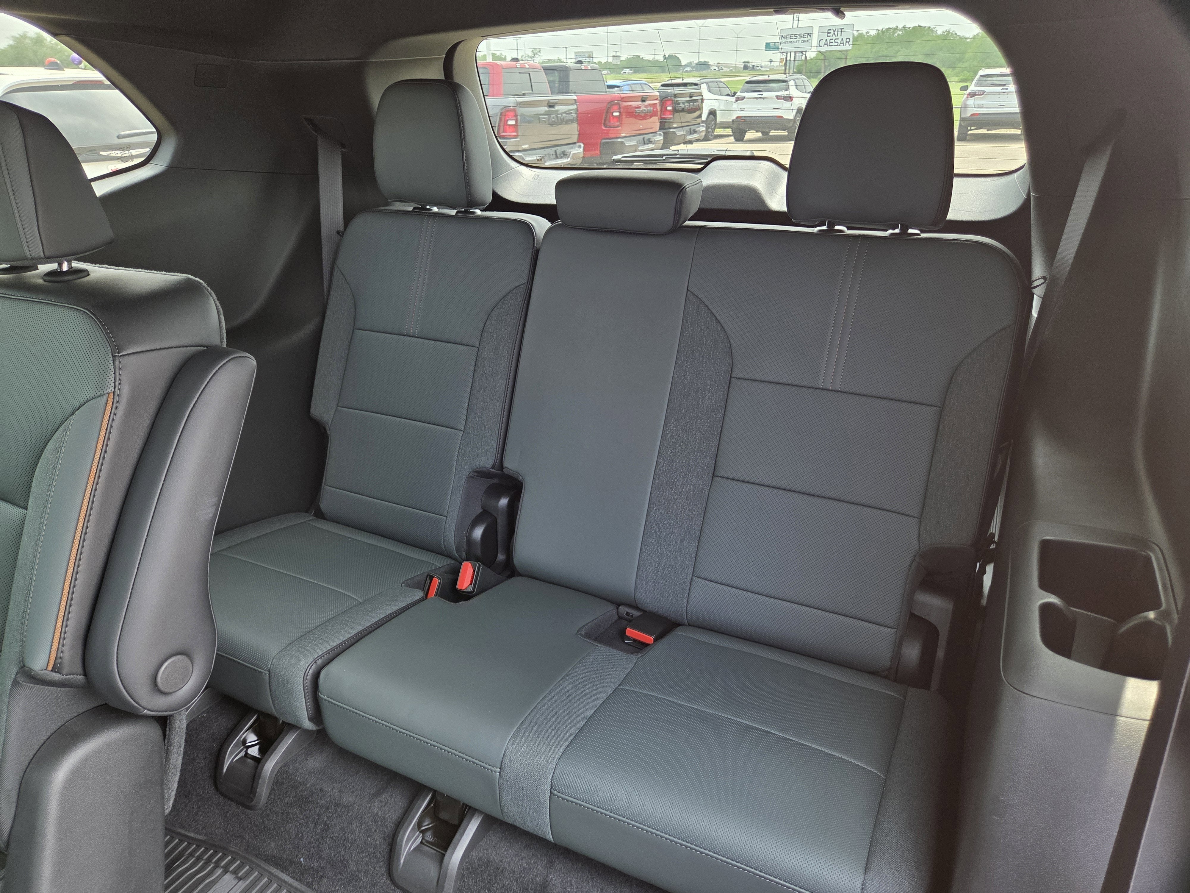 2025 GMC Acadia AT4