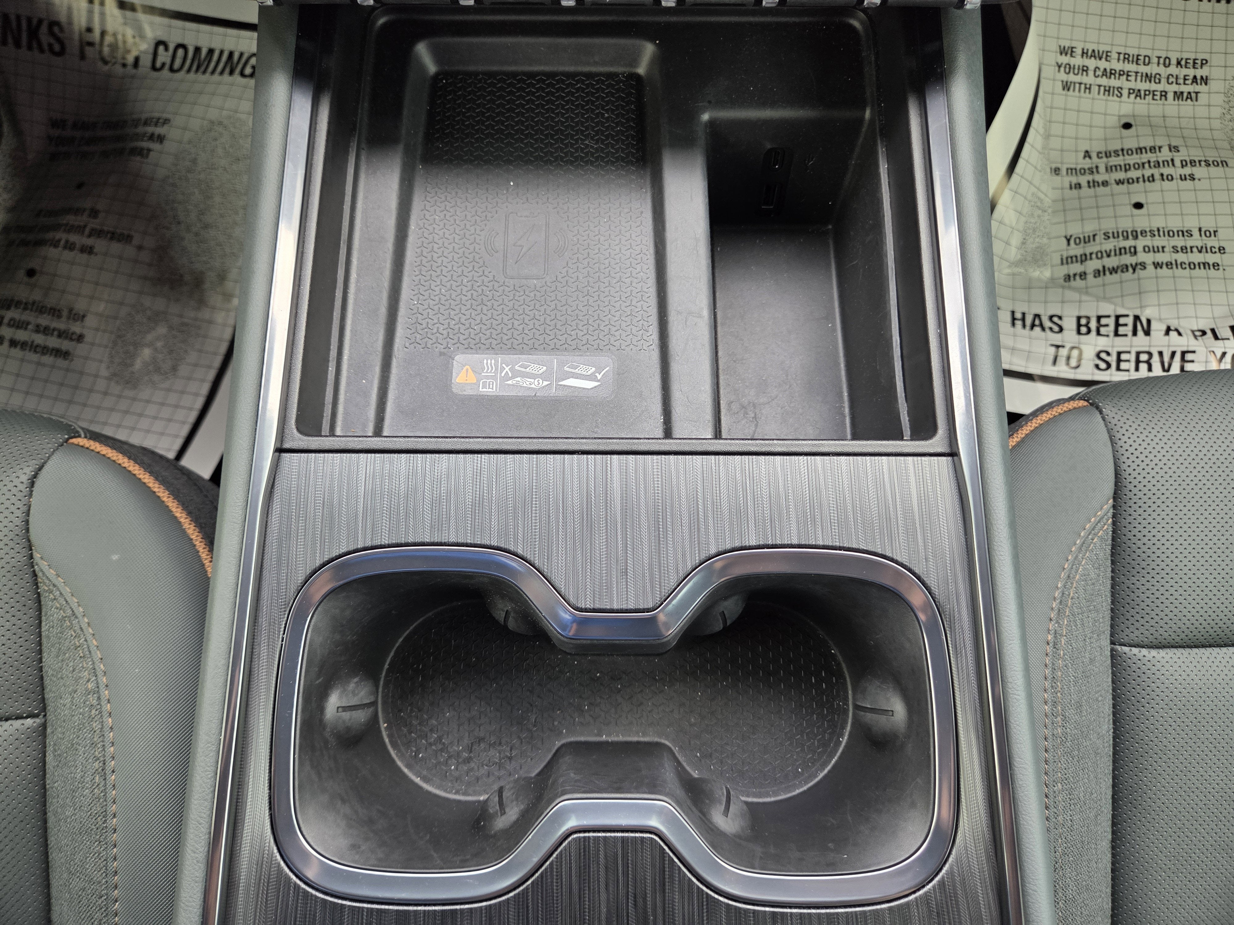 2025 GMC Acadia AT4