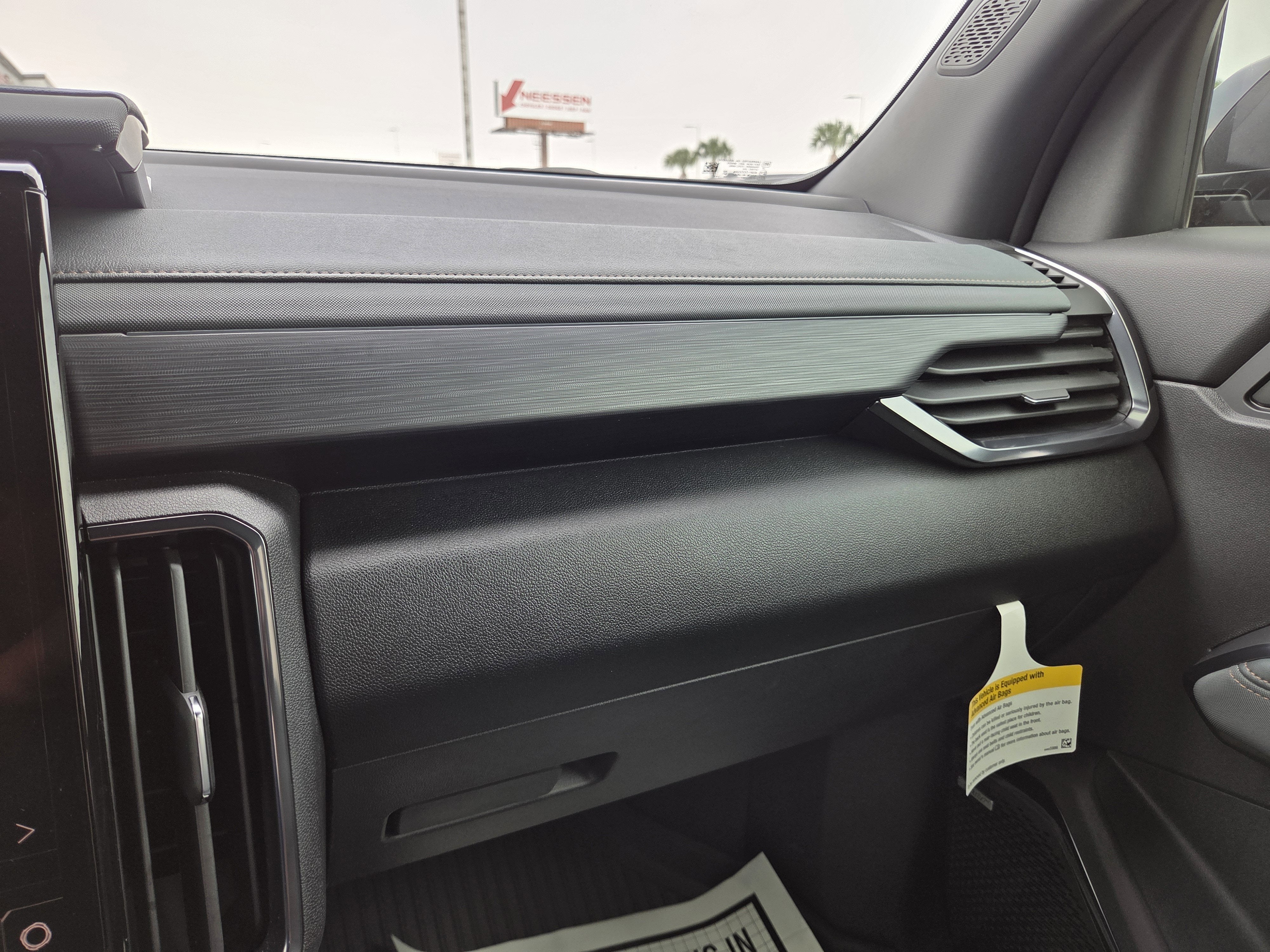 2025 GMC Acadia AT4