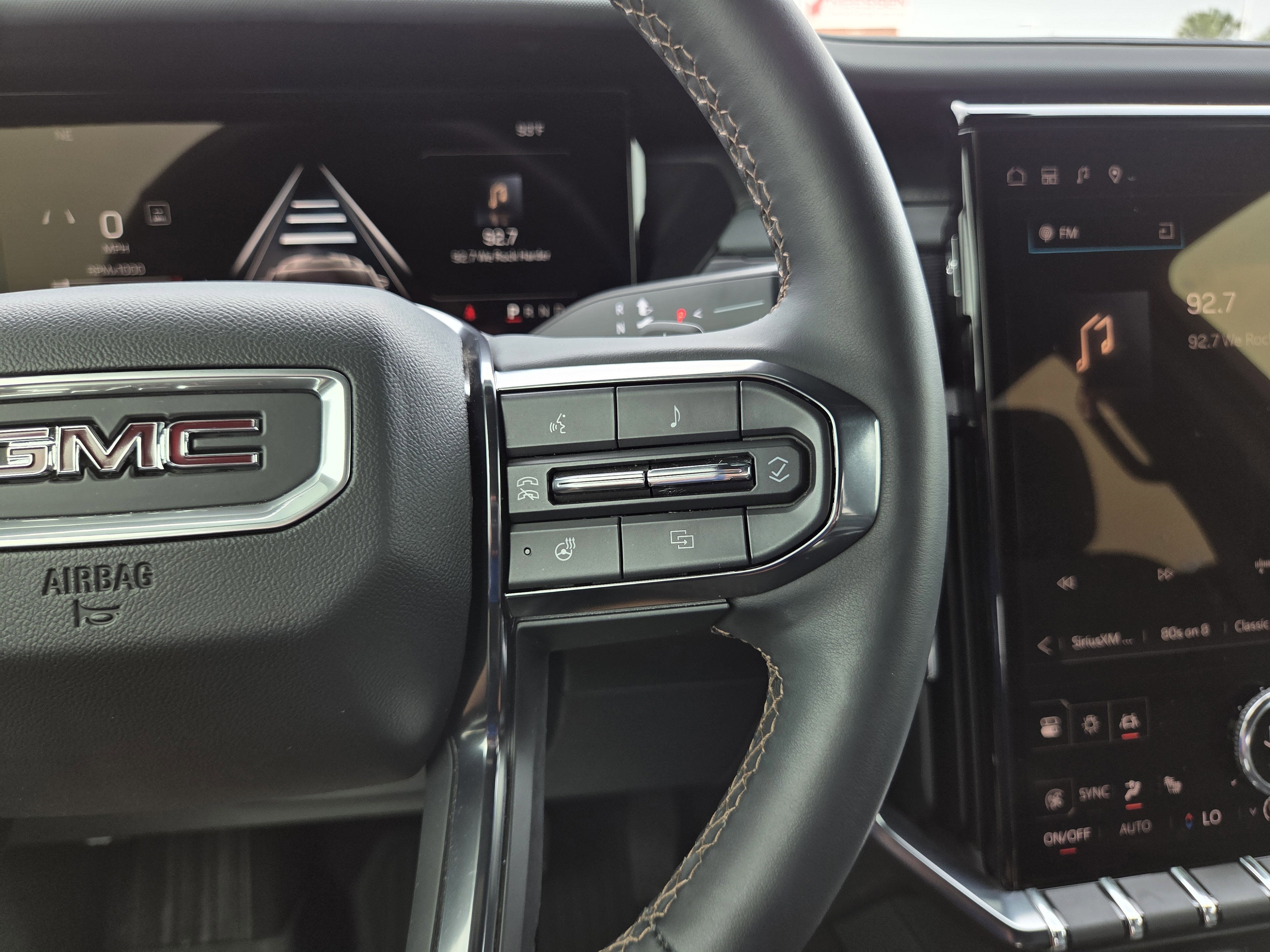 2025 GMC Acadia AT4
