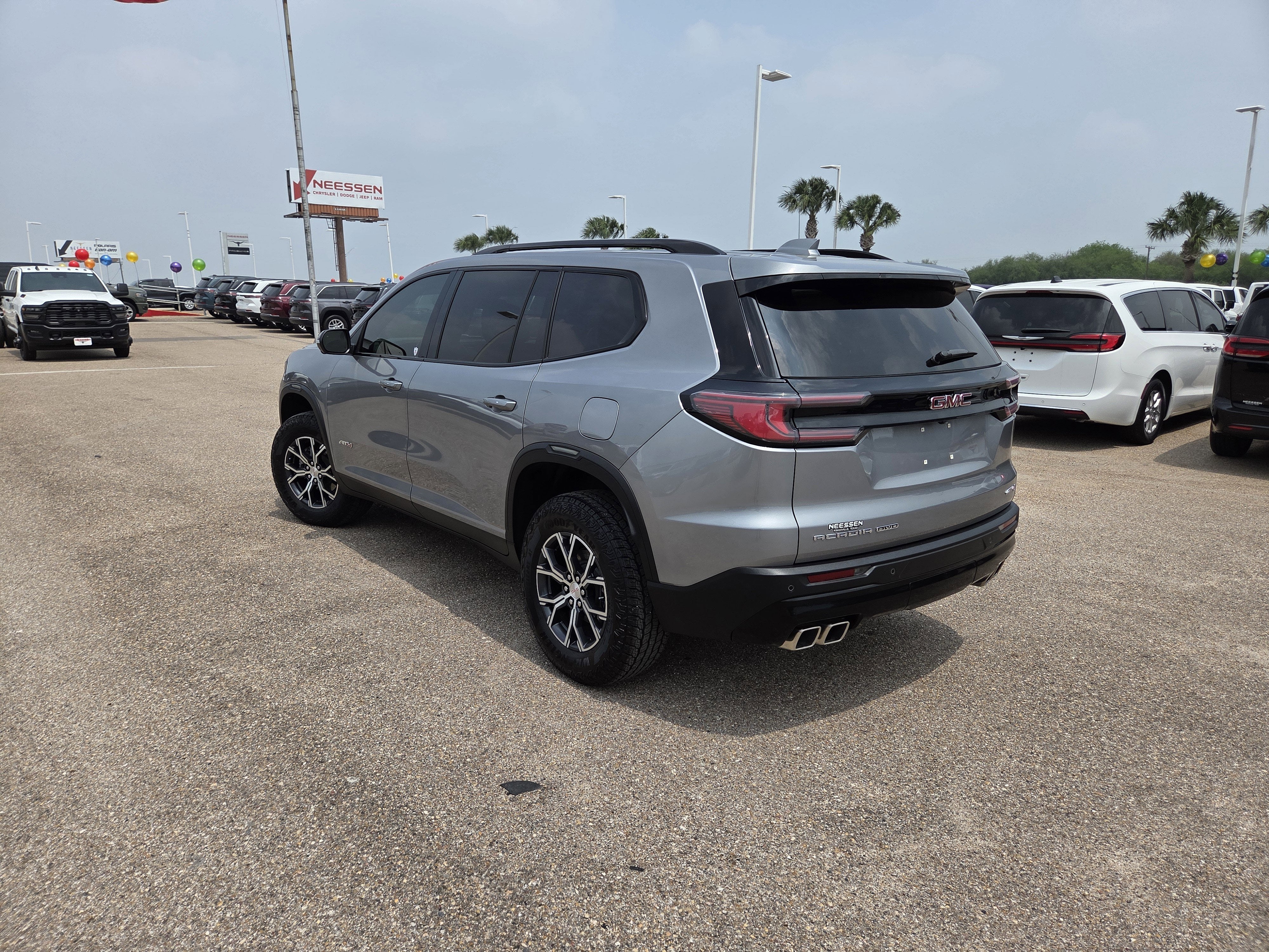 2025 GMC Acadia AT4