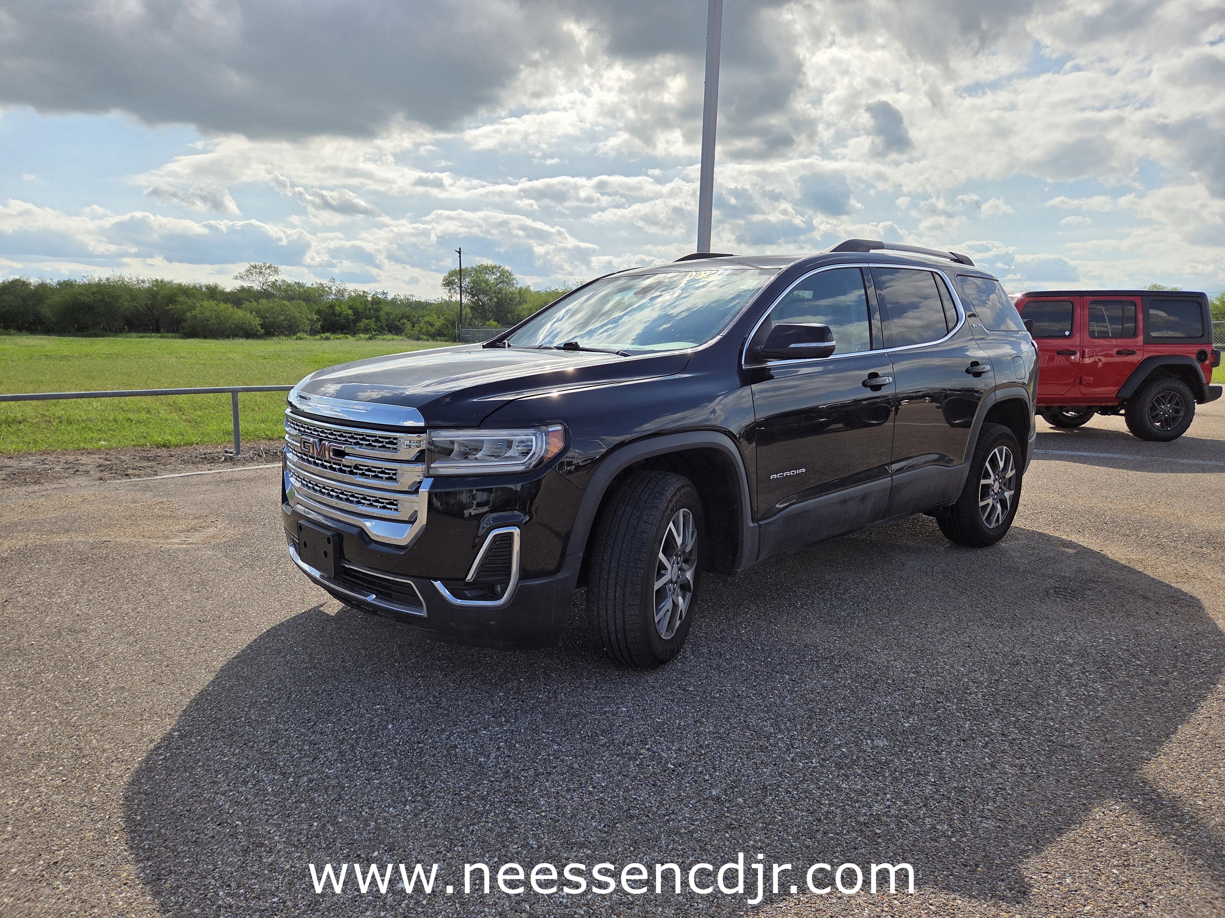 2023 GMC Acadia SLT