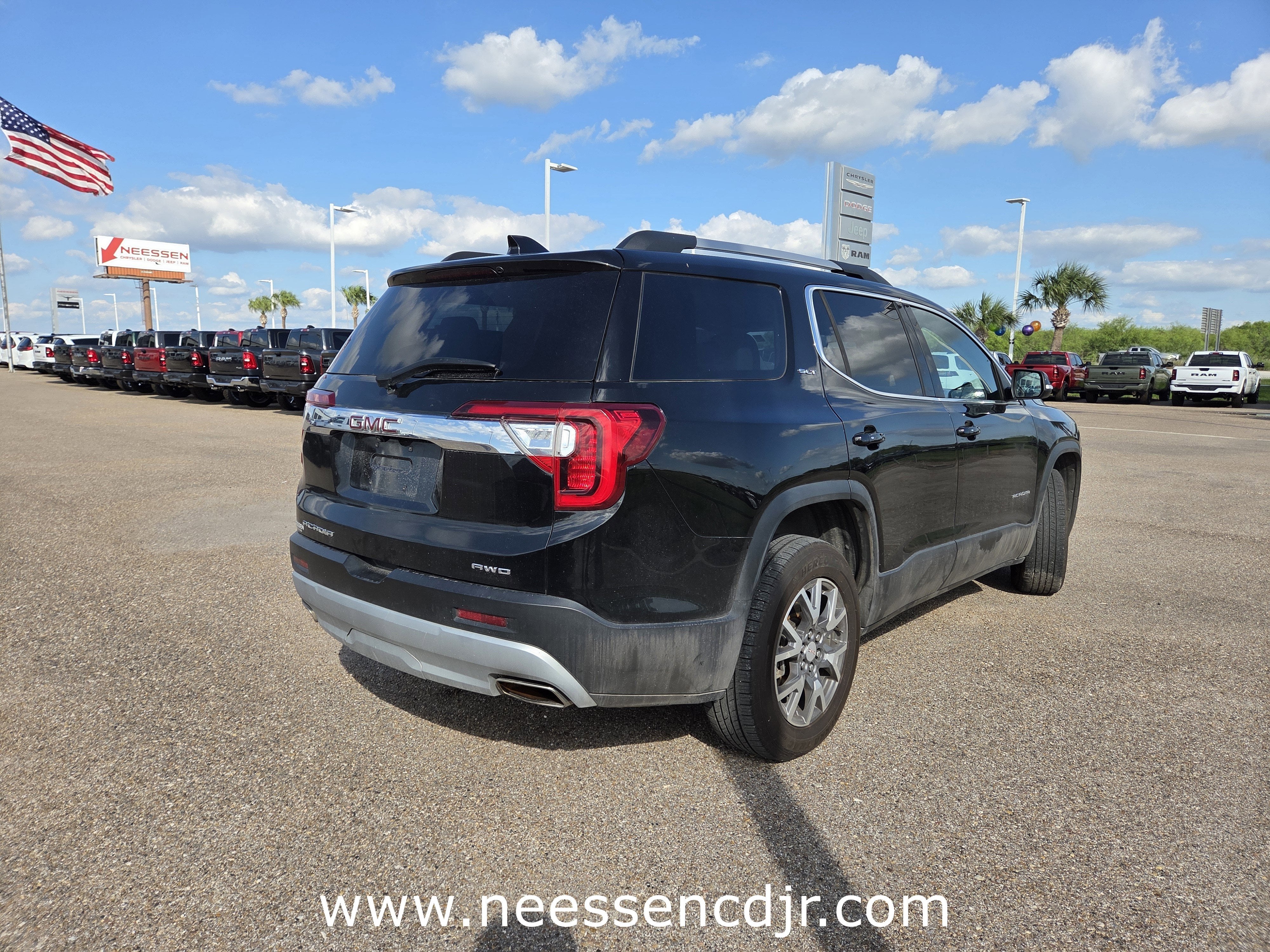 2023 GMC Acadia SLT