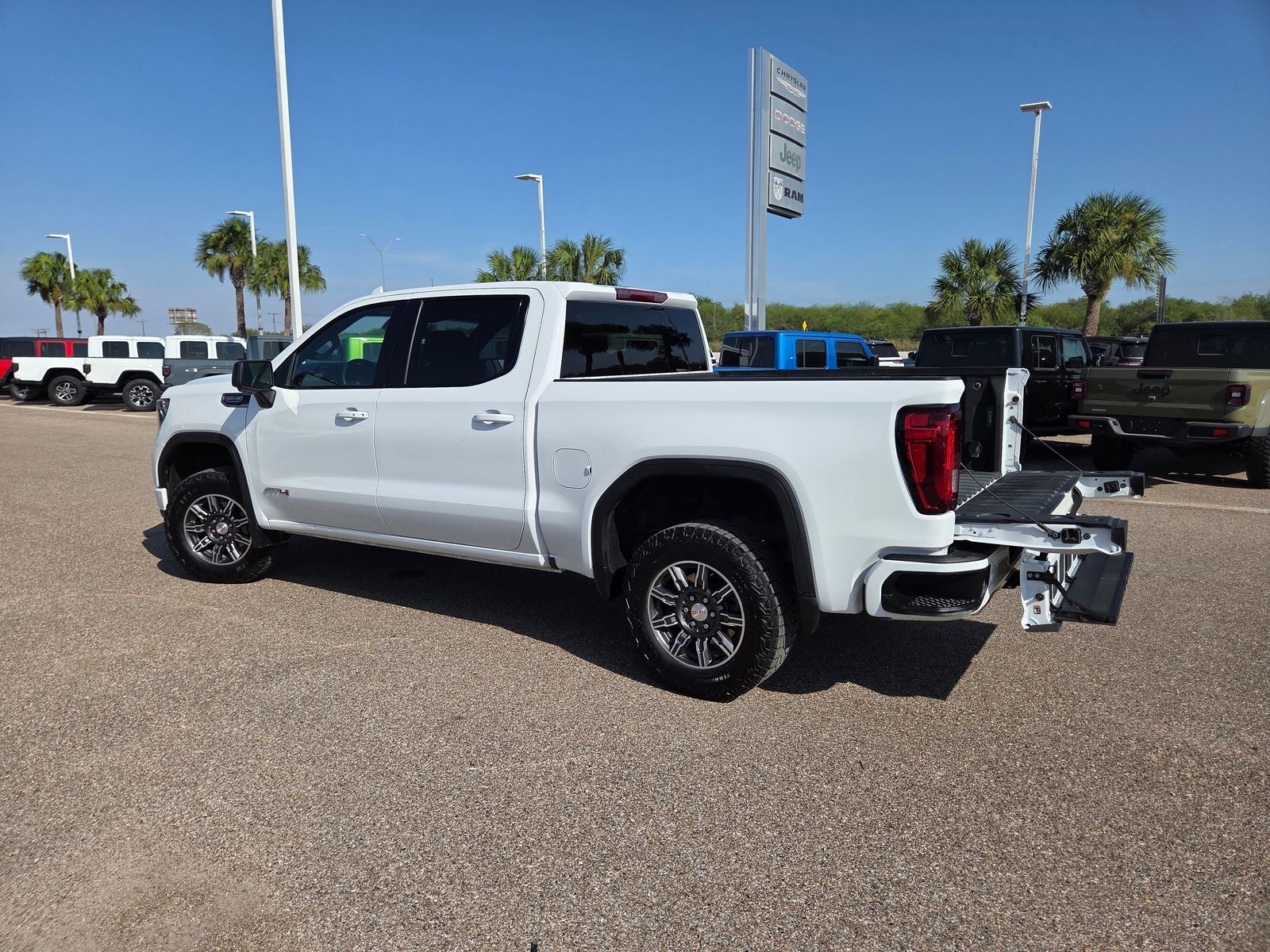 2025 GMC Sierra 1500 AT4