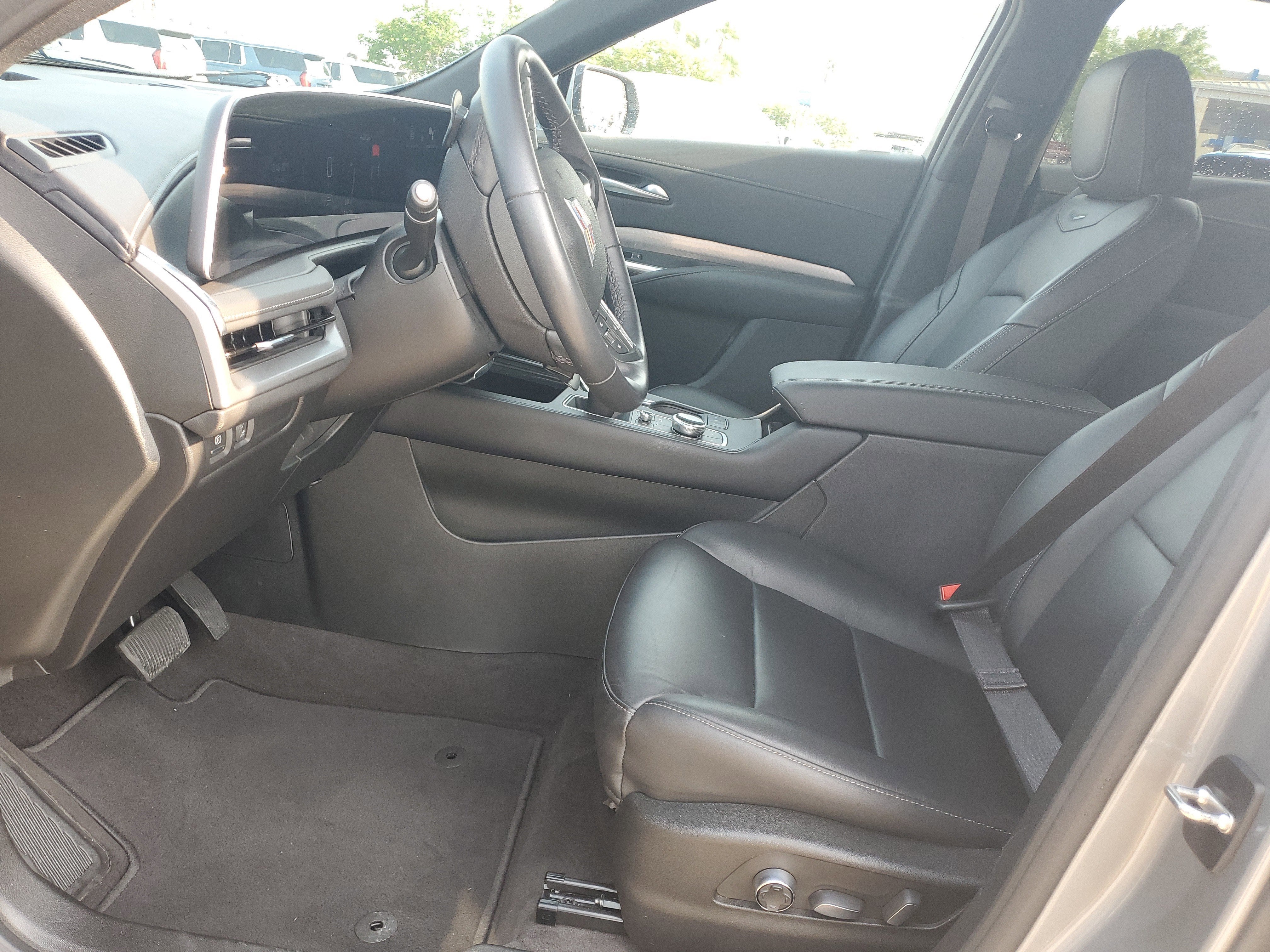 2024 Cadillac XT4 AWD Premium Luxury