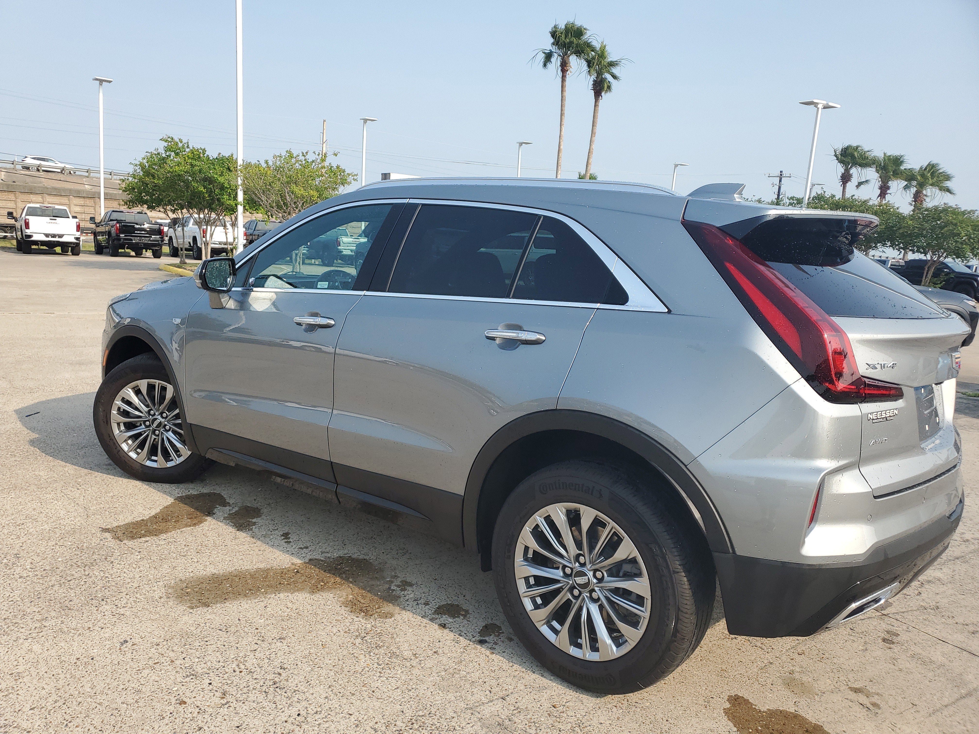 2024 Cadillac XT4 AWD Premium Luxury