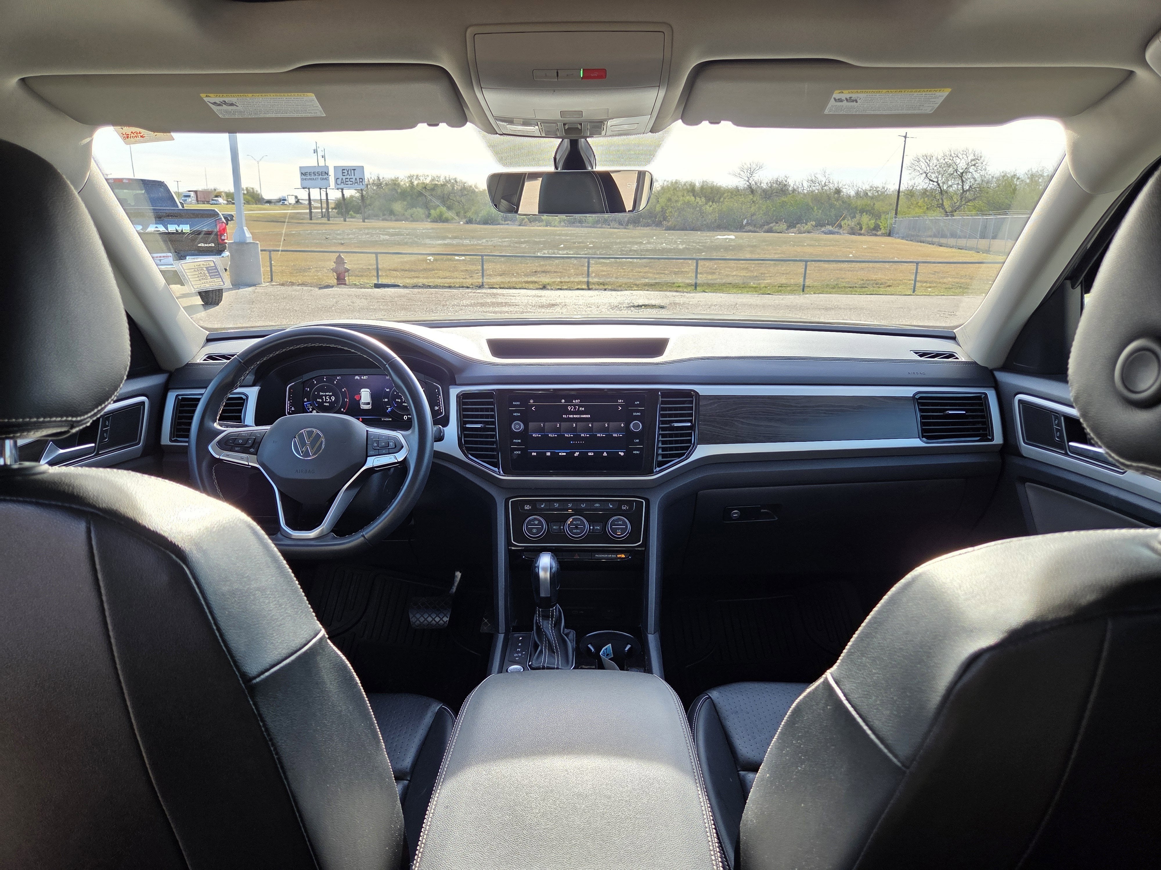 2022 Volkswagen Atlas 3.6L V6 SE w/Technology