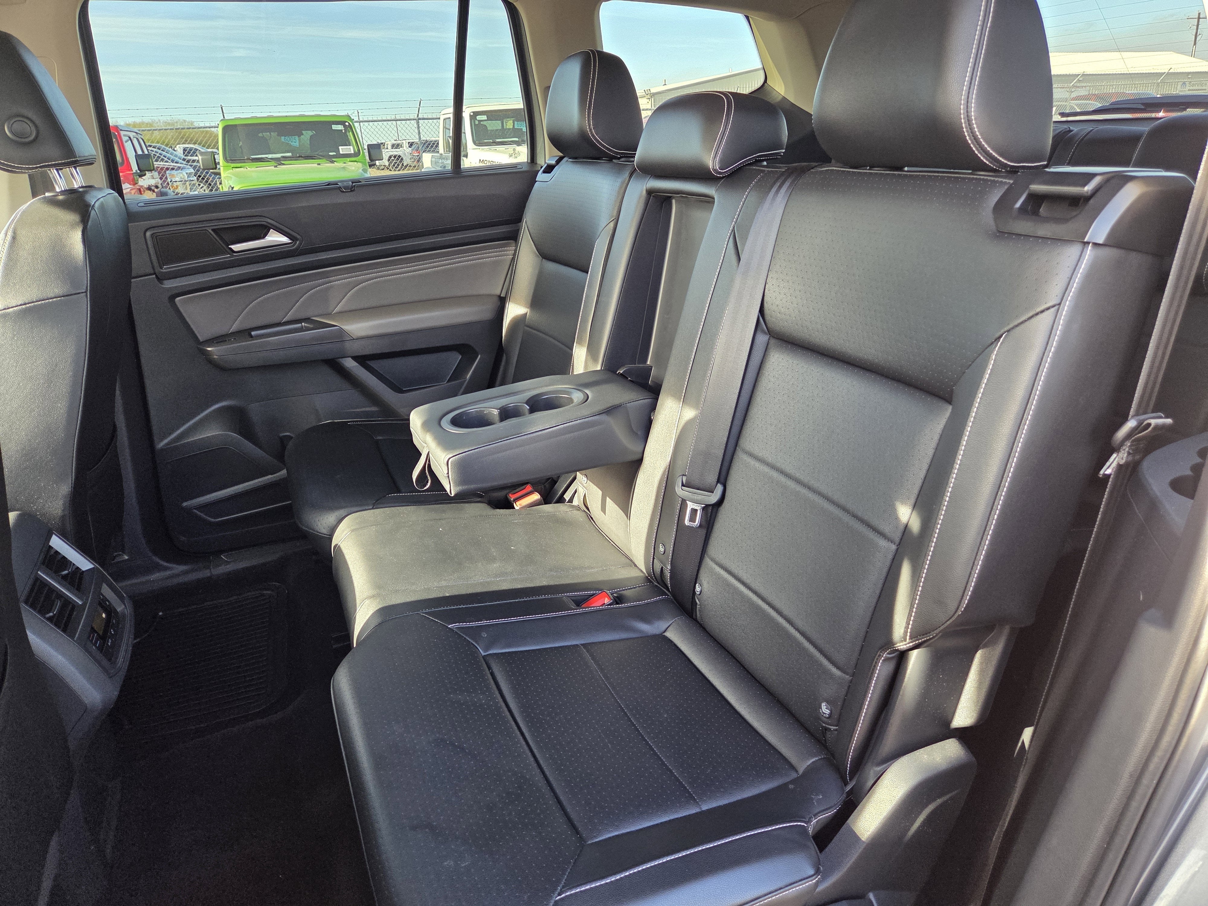 2022 Volkswagen Atlas 3.6L V6 SE w/Technology