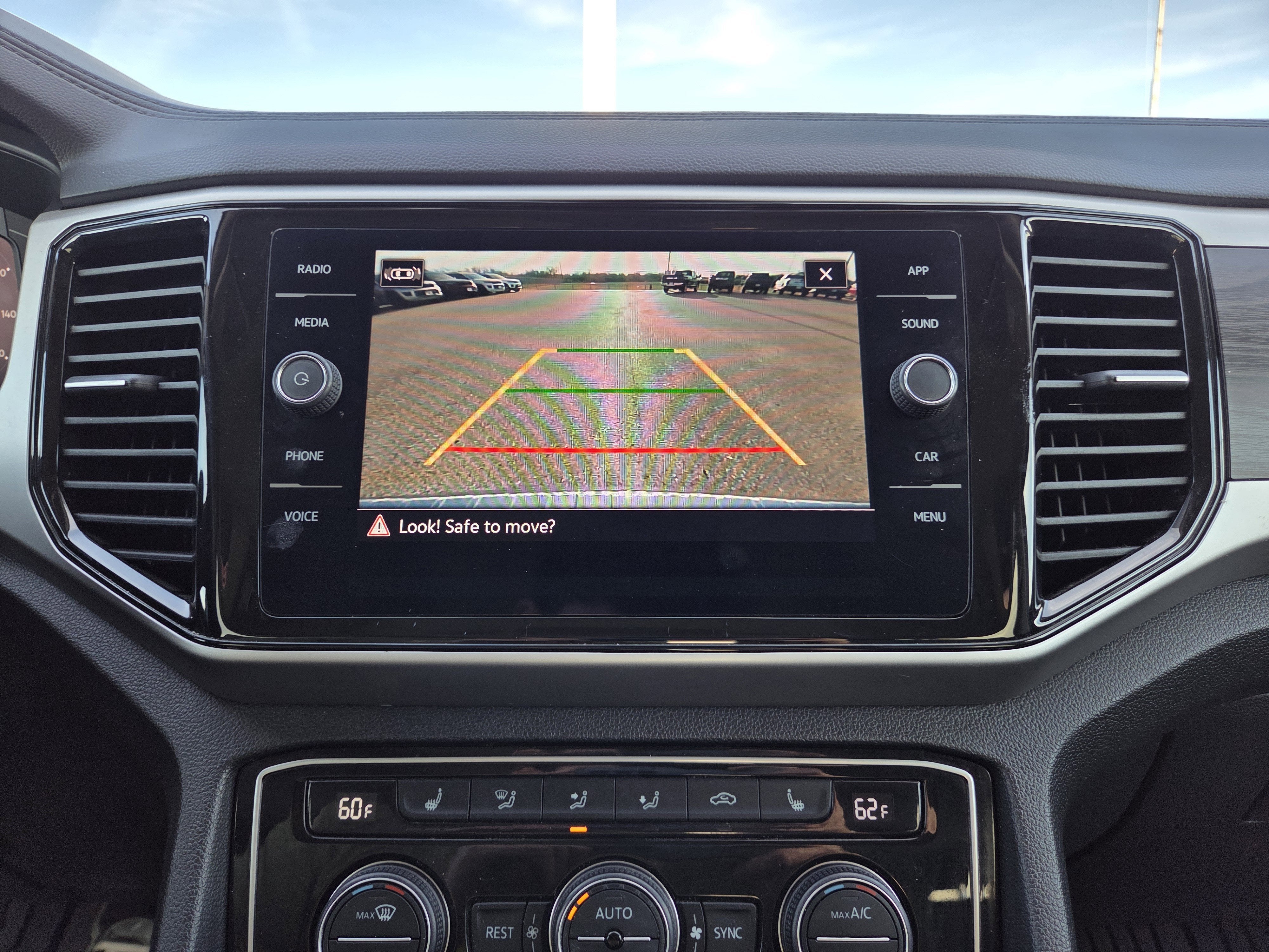 2022 Volkswagen Atlas 3.6L V6 SE w/Technology