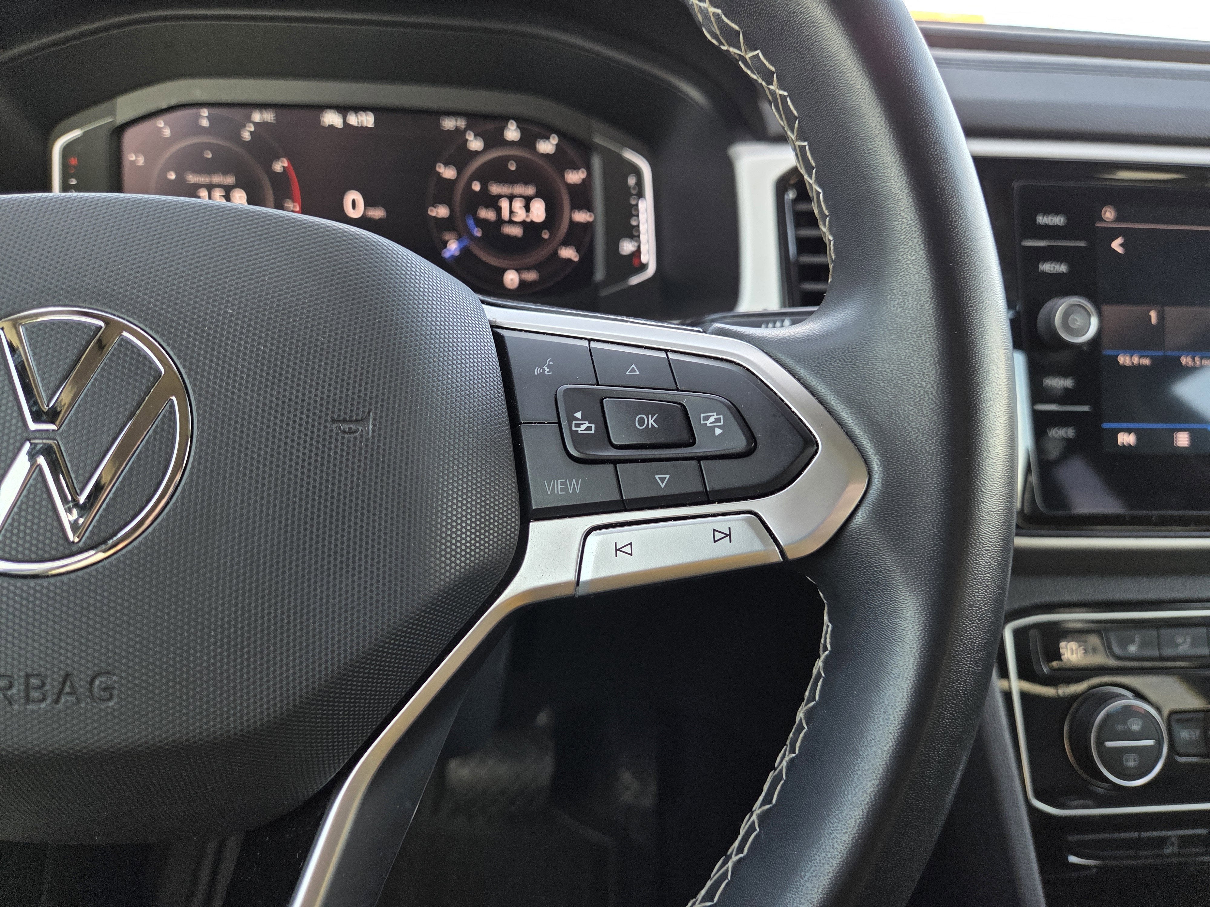 2022 Volkswagen Atlas 3.6L V6 SE w/Technology