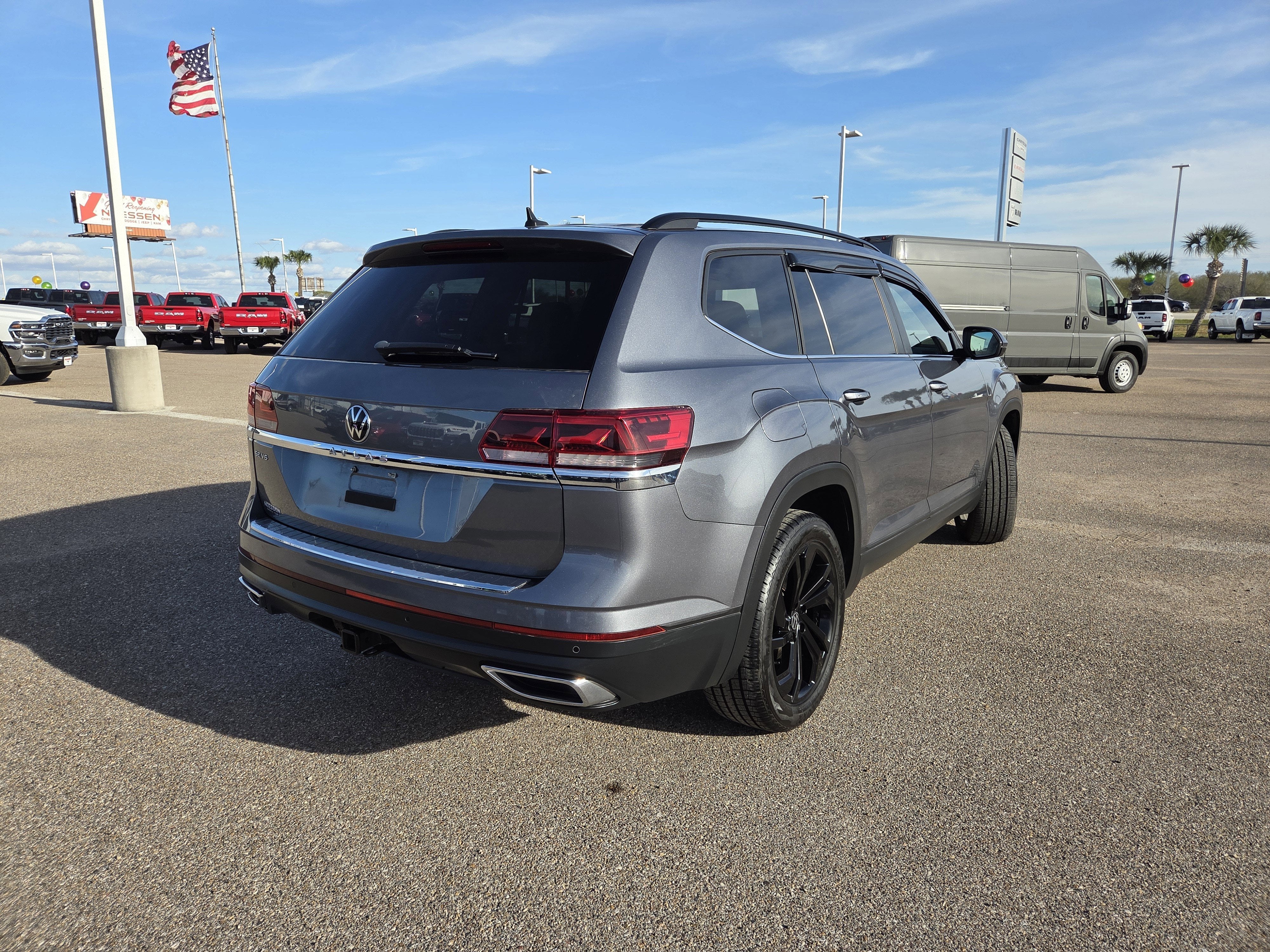 2022 Volkswagen Atlas 3.6L V6 SE w/Technology