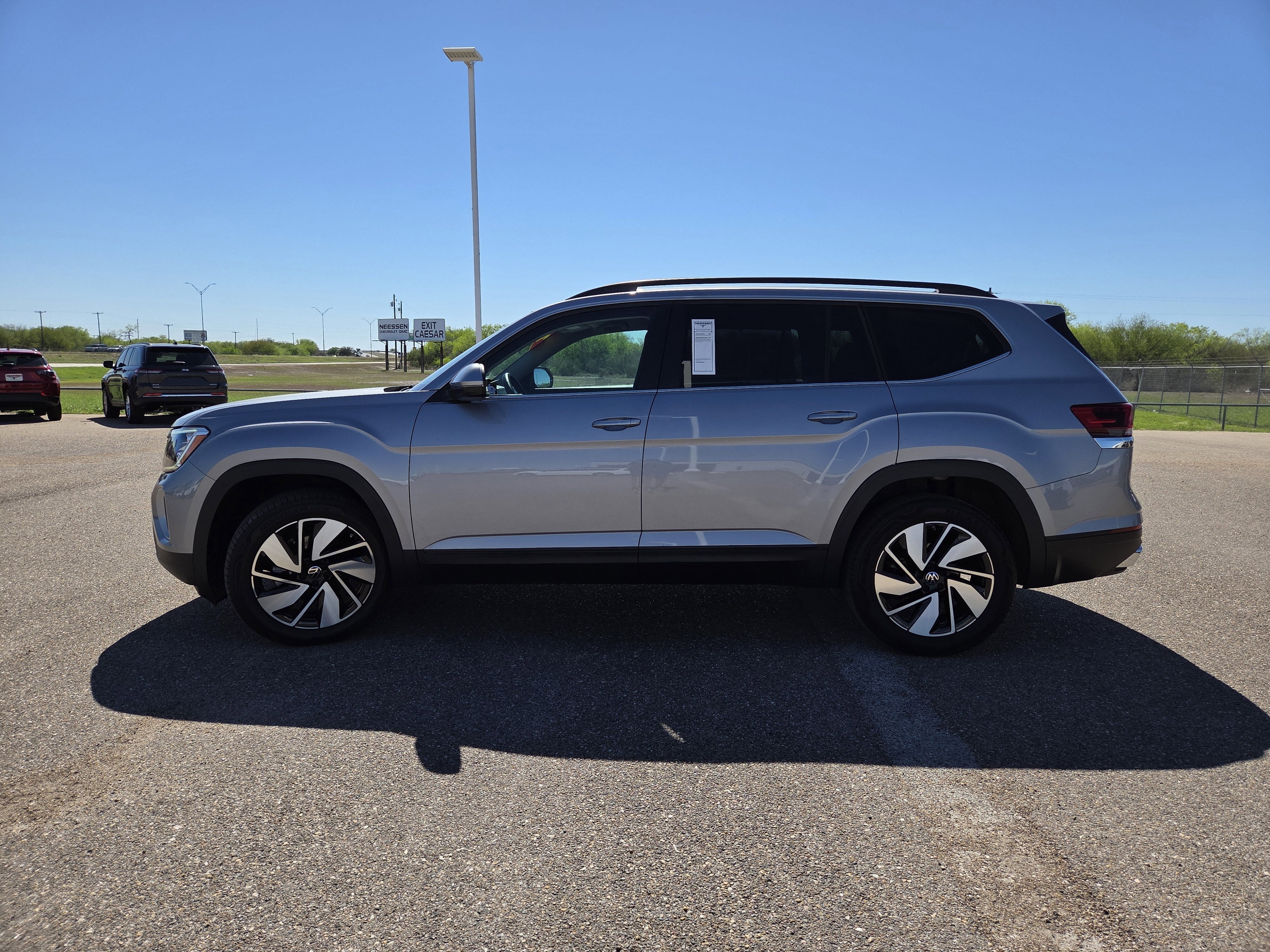 2024 Volkswagen Atlas 2.0T SE w/Technology