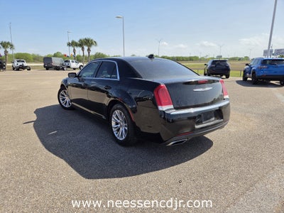 2017 Chrysler 300 Limited