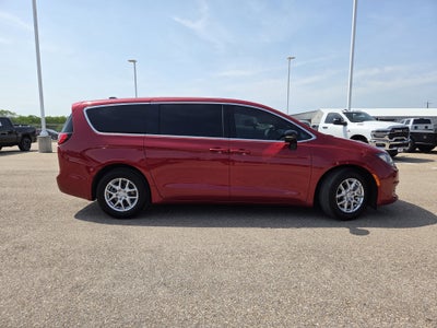 2026 Chrysler Voyager LX