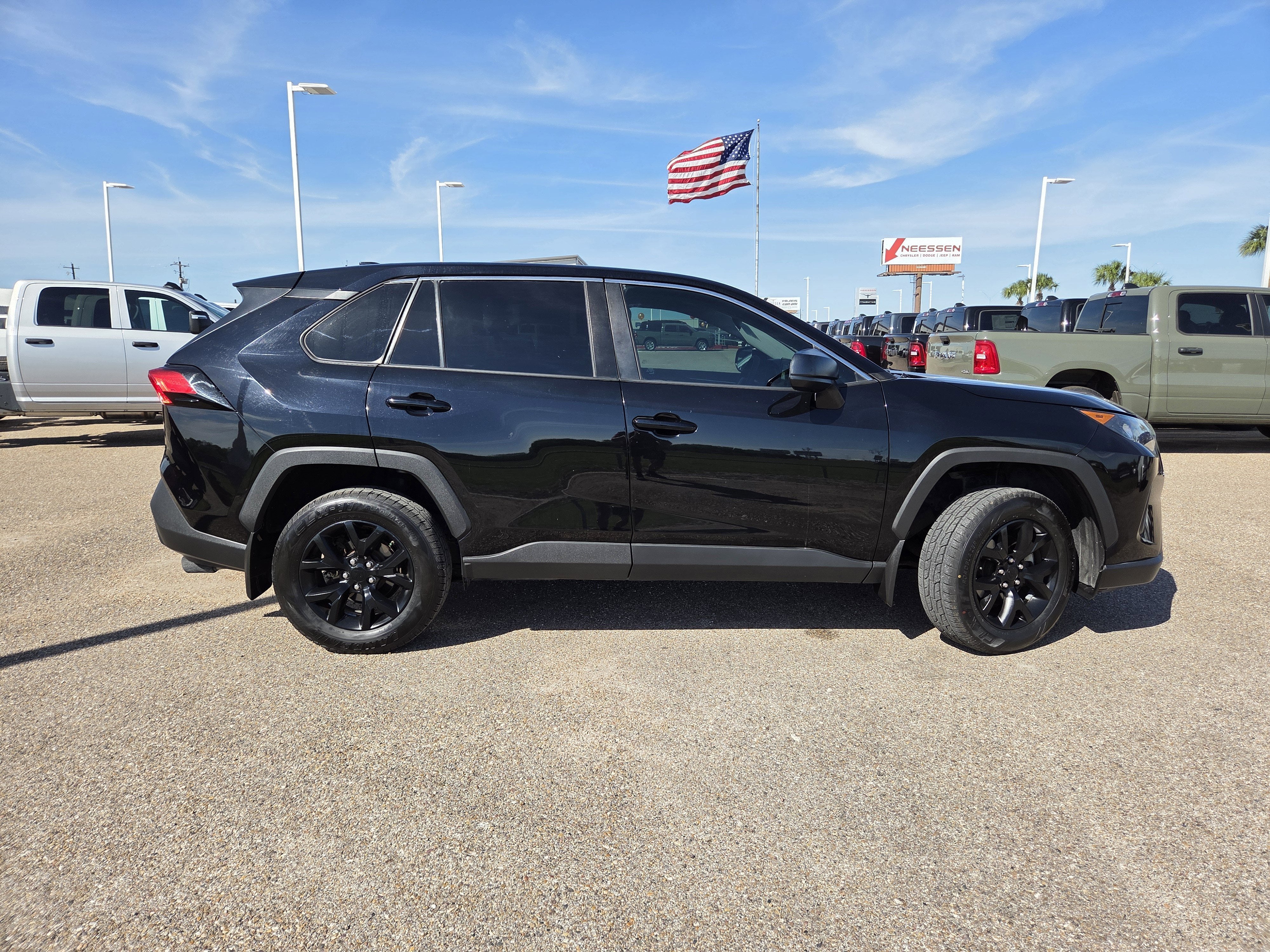 2022 Toyota RAV4 LE