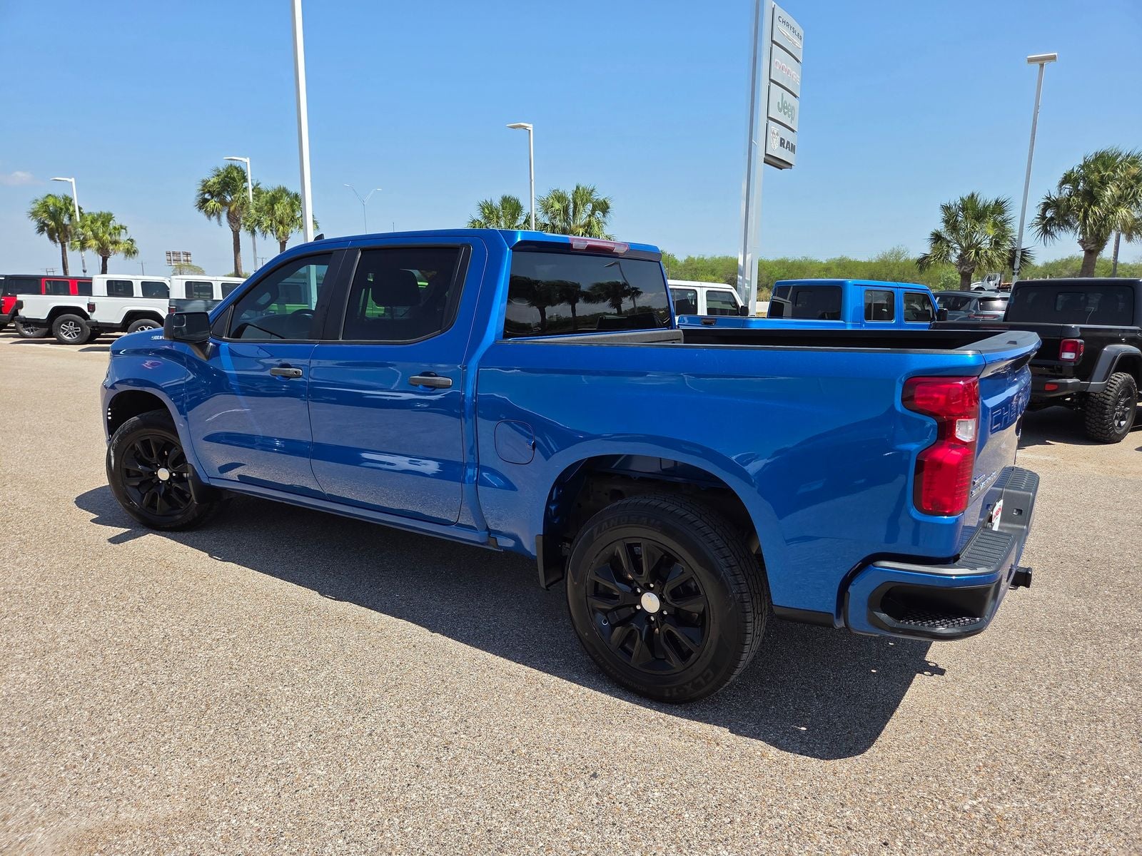 2023 Chevrolet Silverado 1500 Custom