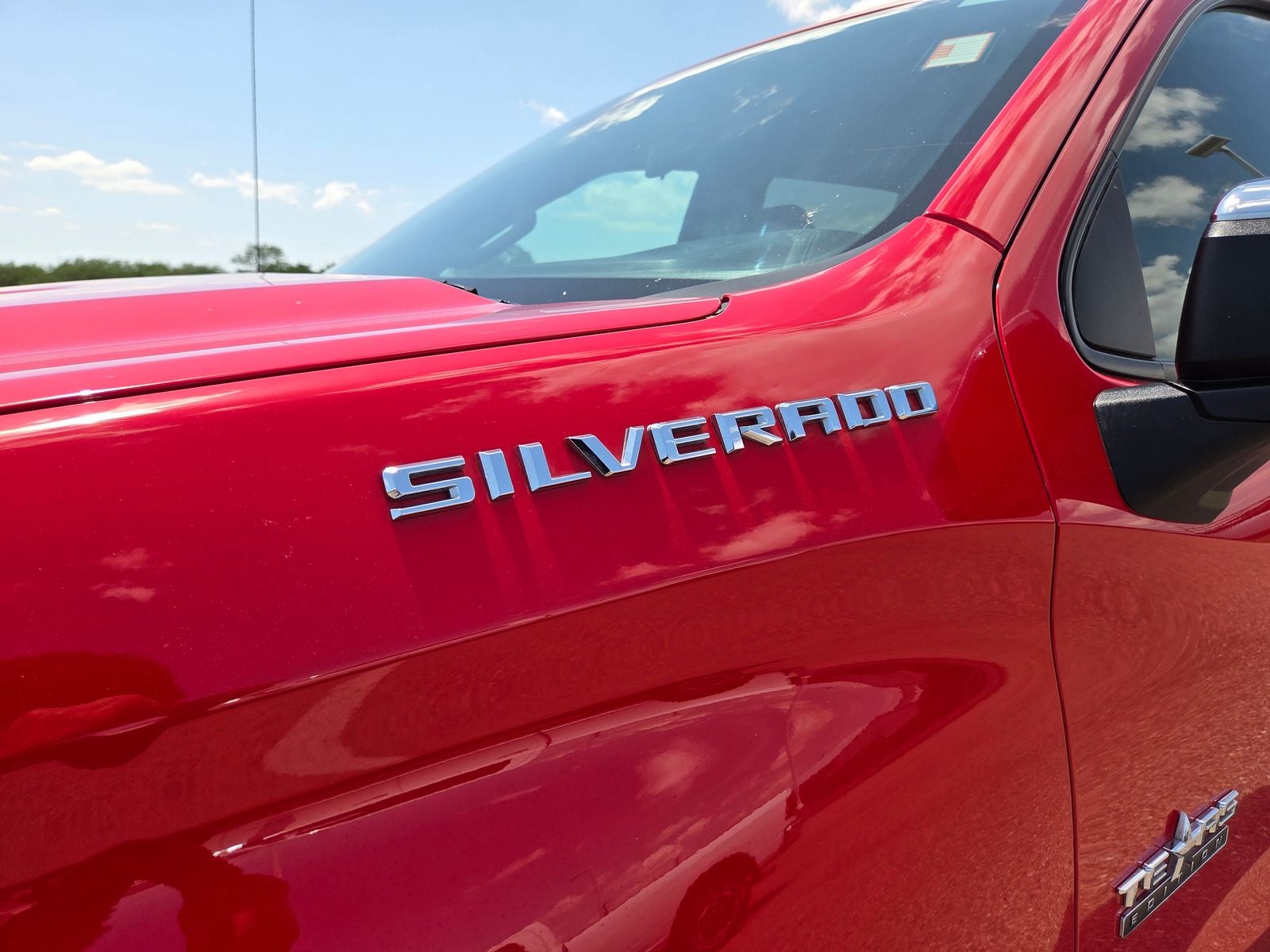 2024 Chevrolet Silverado 1500 LT LT1