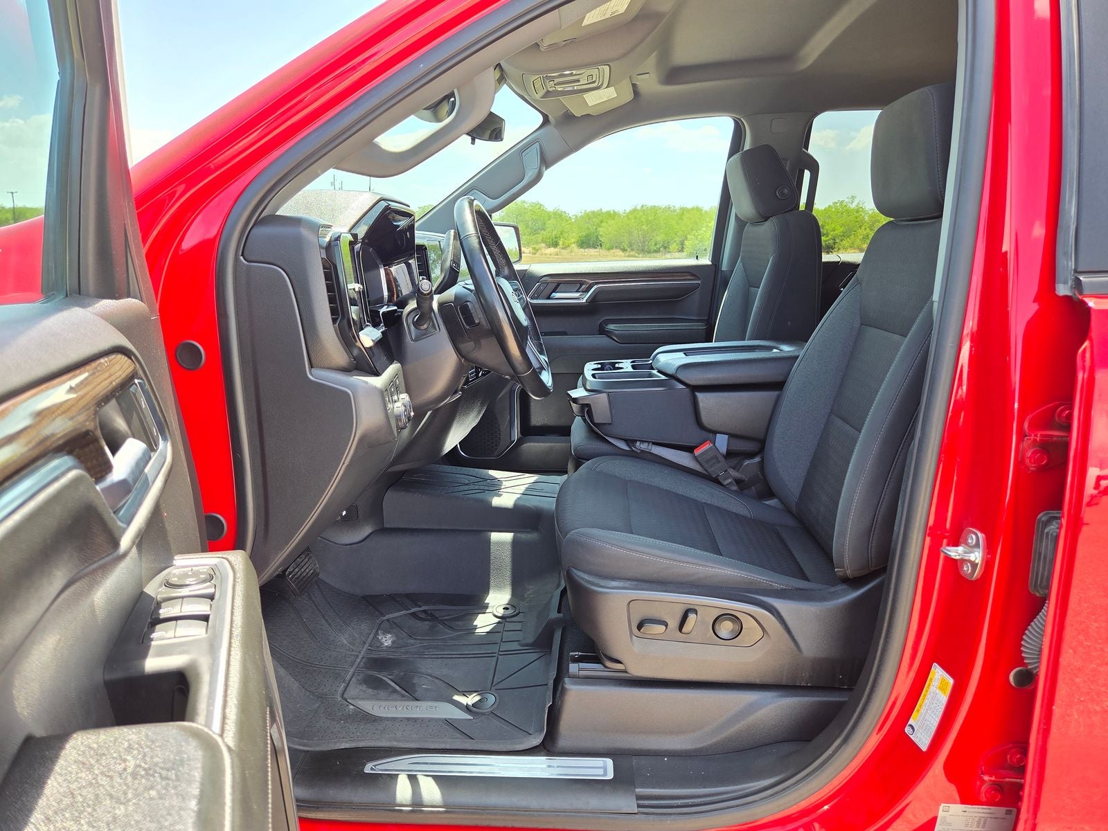2024 Chevrolet Silverado 1500 LT LT1