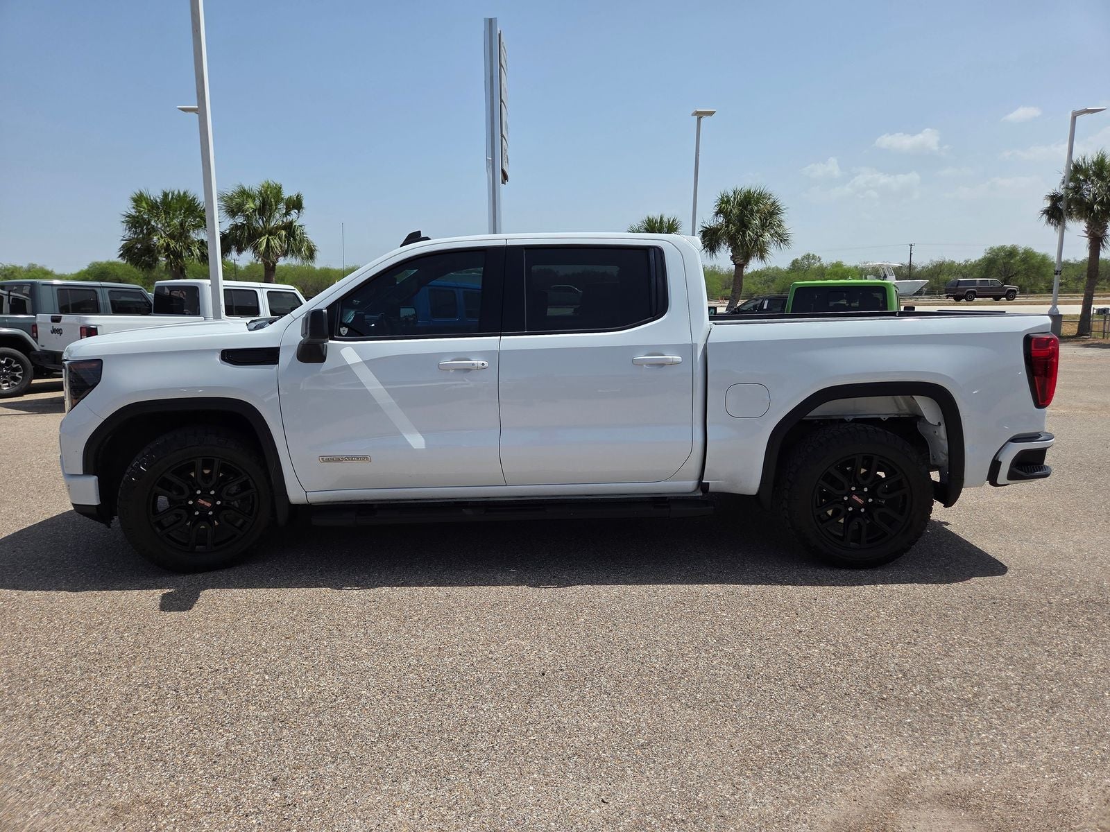 2022 GMC Sierra 1500 Elevation