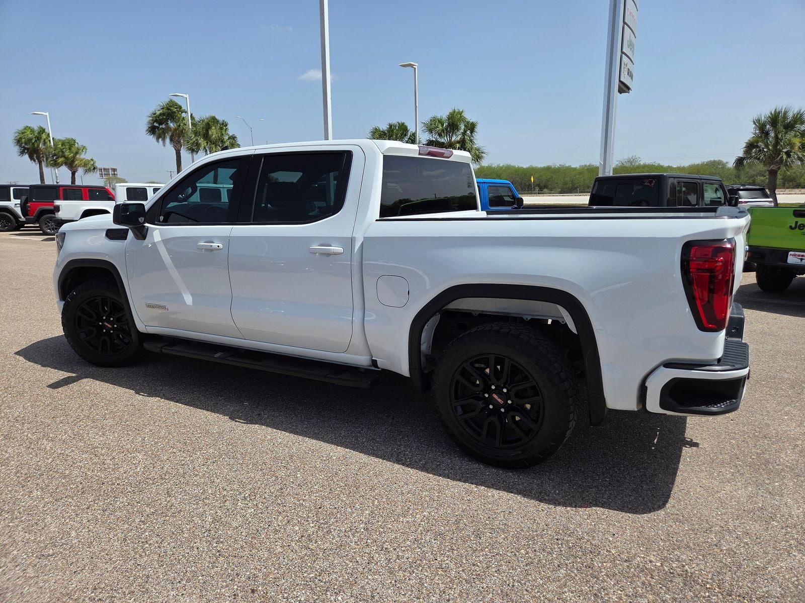 2022 GMC Sierra 1500 Elevation