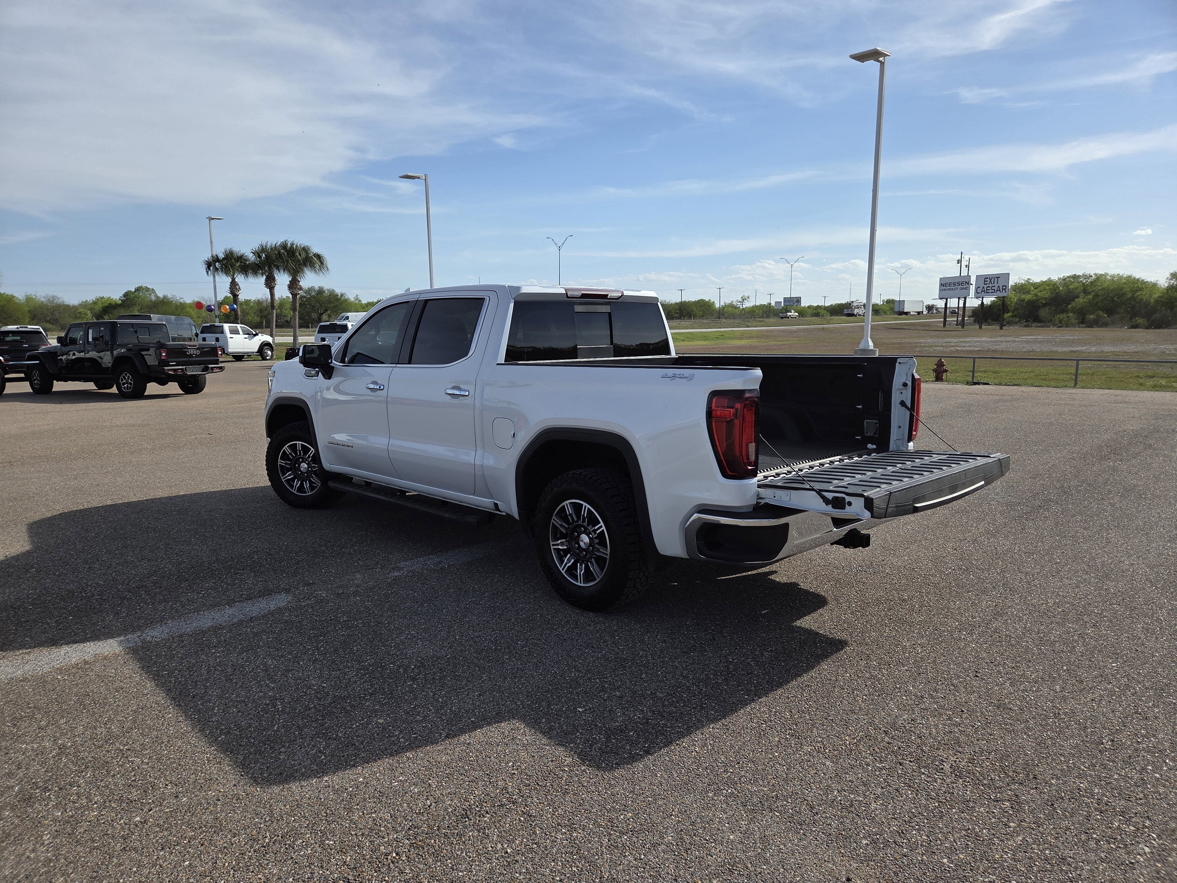 2022 GMC Sierra 1500 SLT