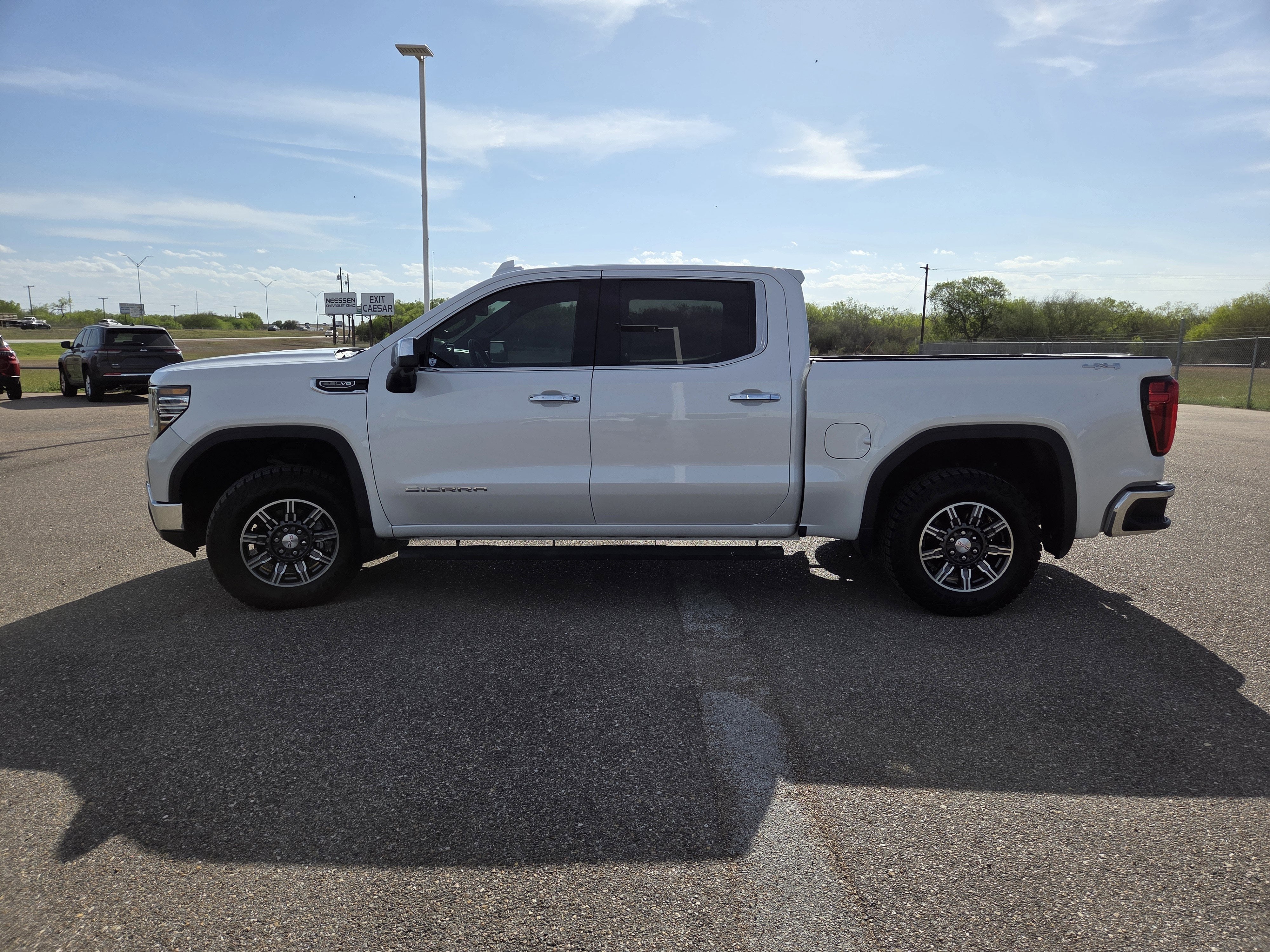 2022 GMC Sierra 1500 SLT