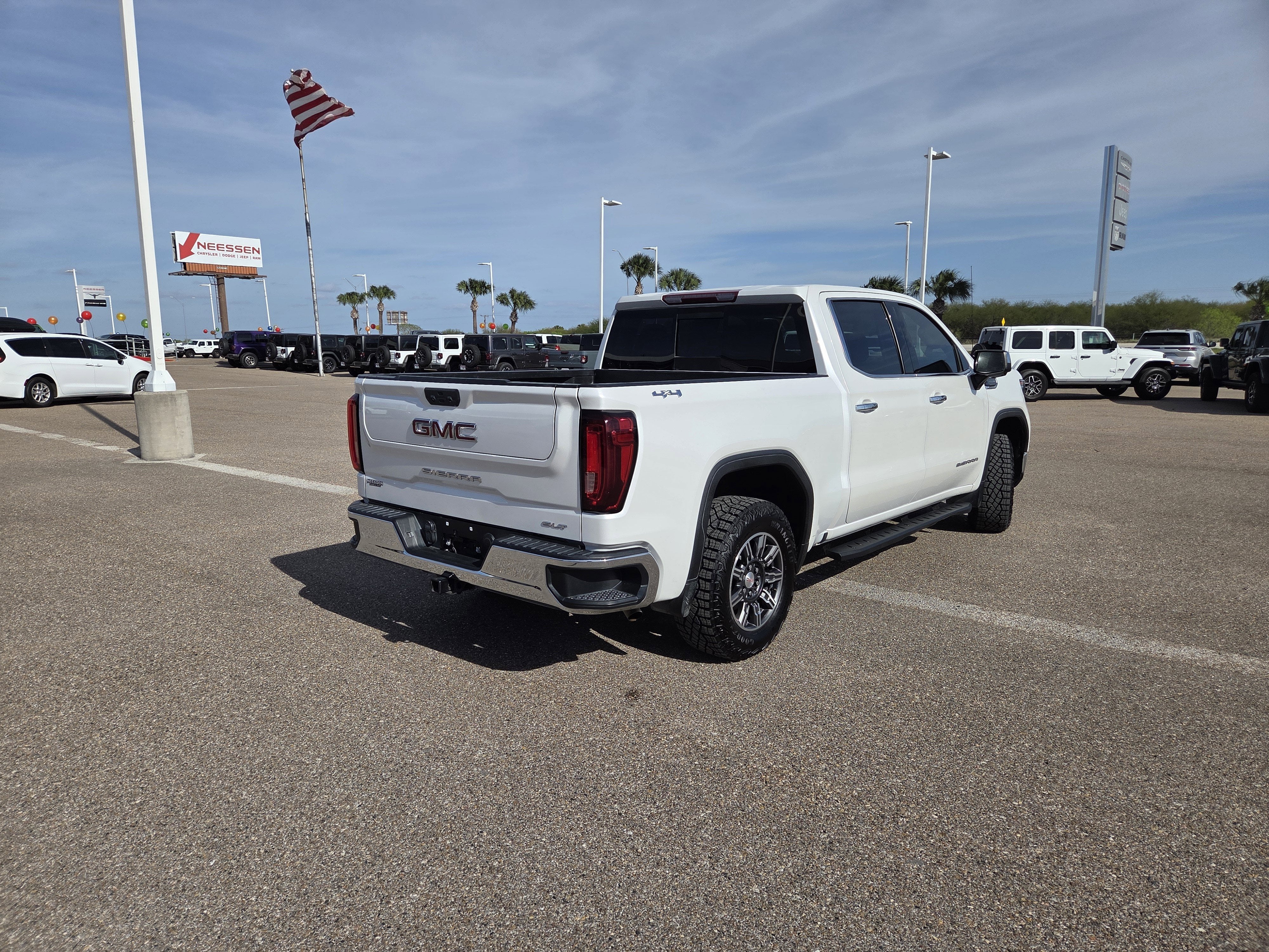2022 GMC Sierra 1500 SLT