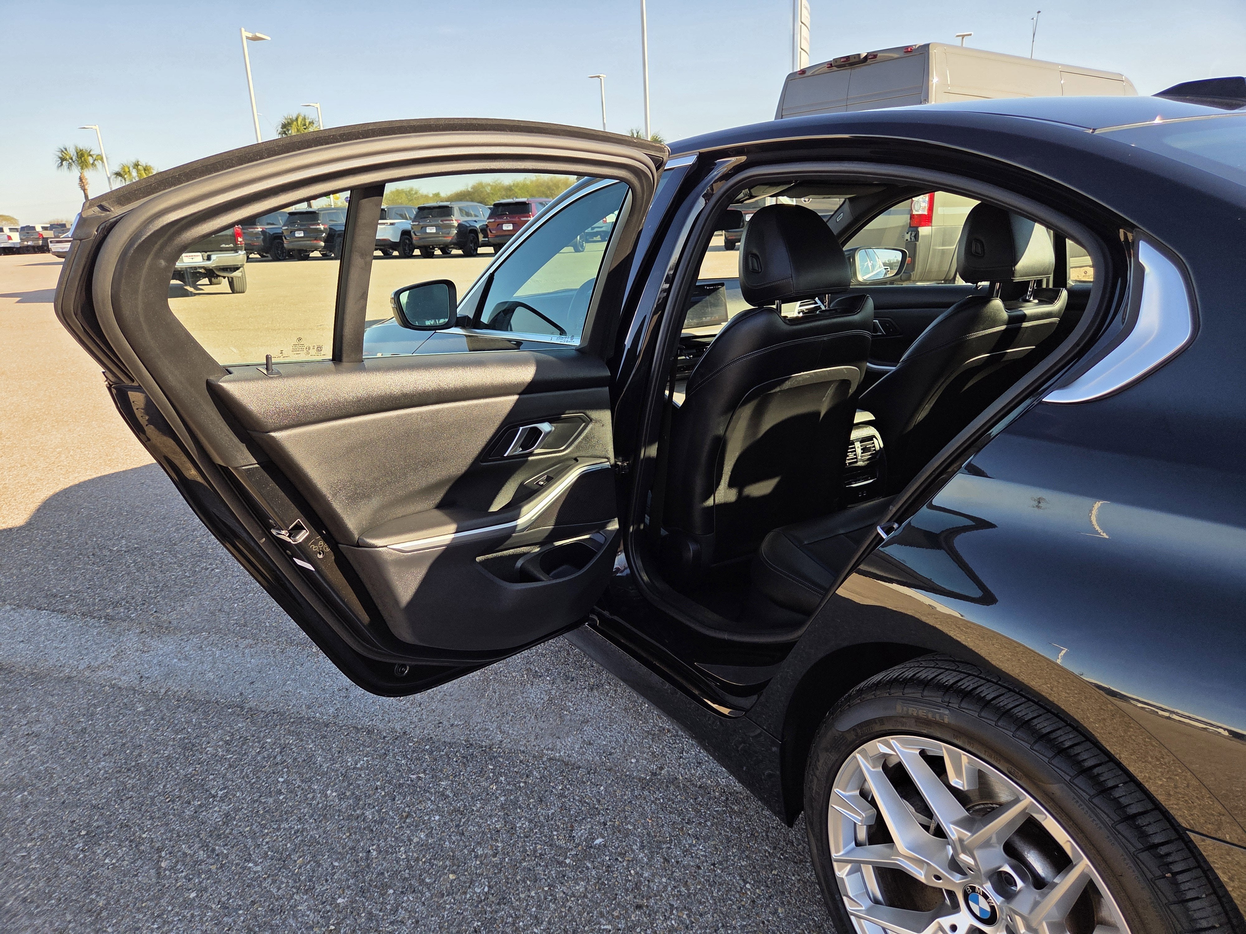 2025 BMW 3 Series 330i