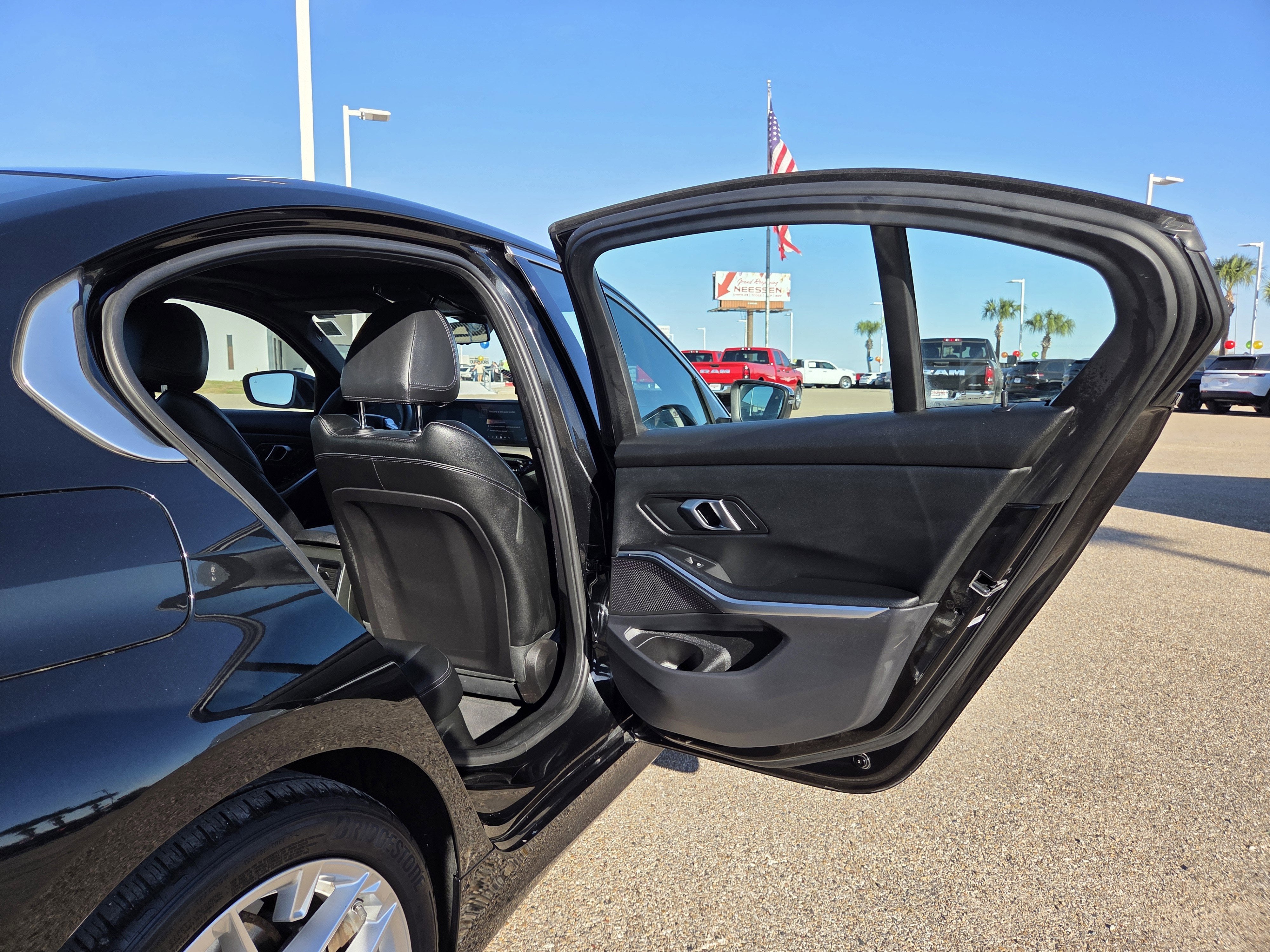 2025 BMW 3 Series 330i