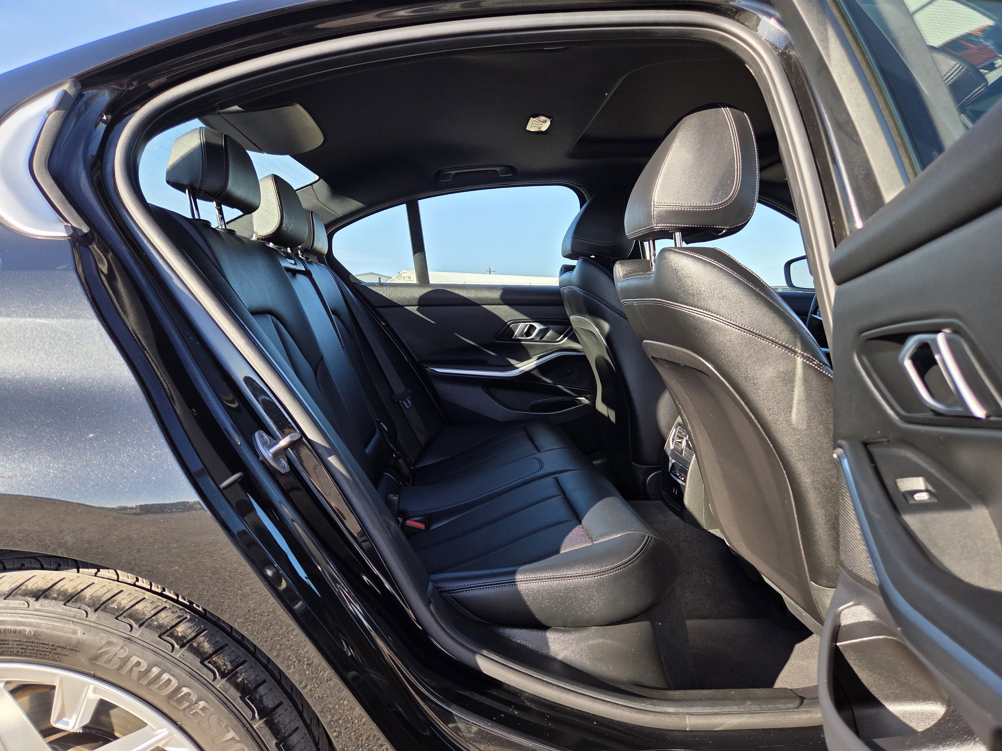 2025 BMW 3 Series 330i