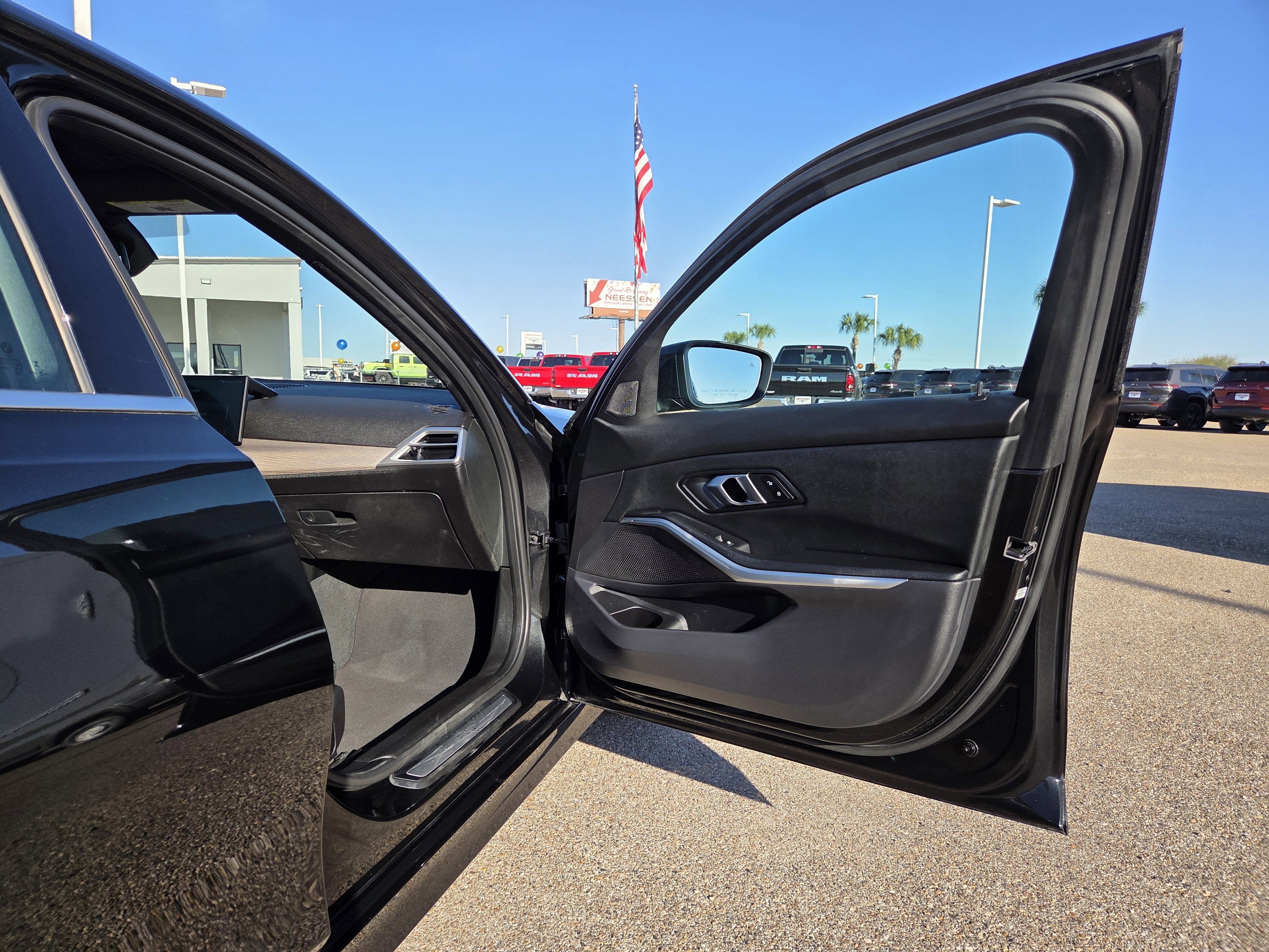 2025 BMW 3 Series 330i