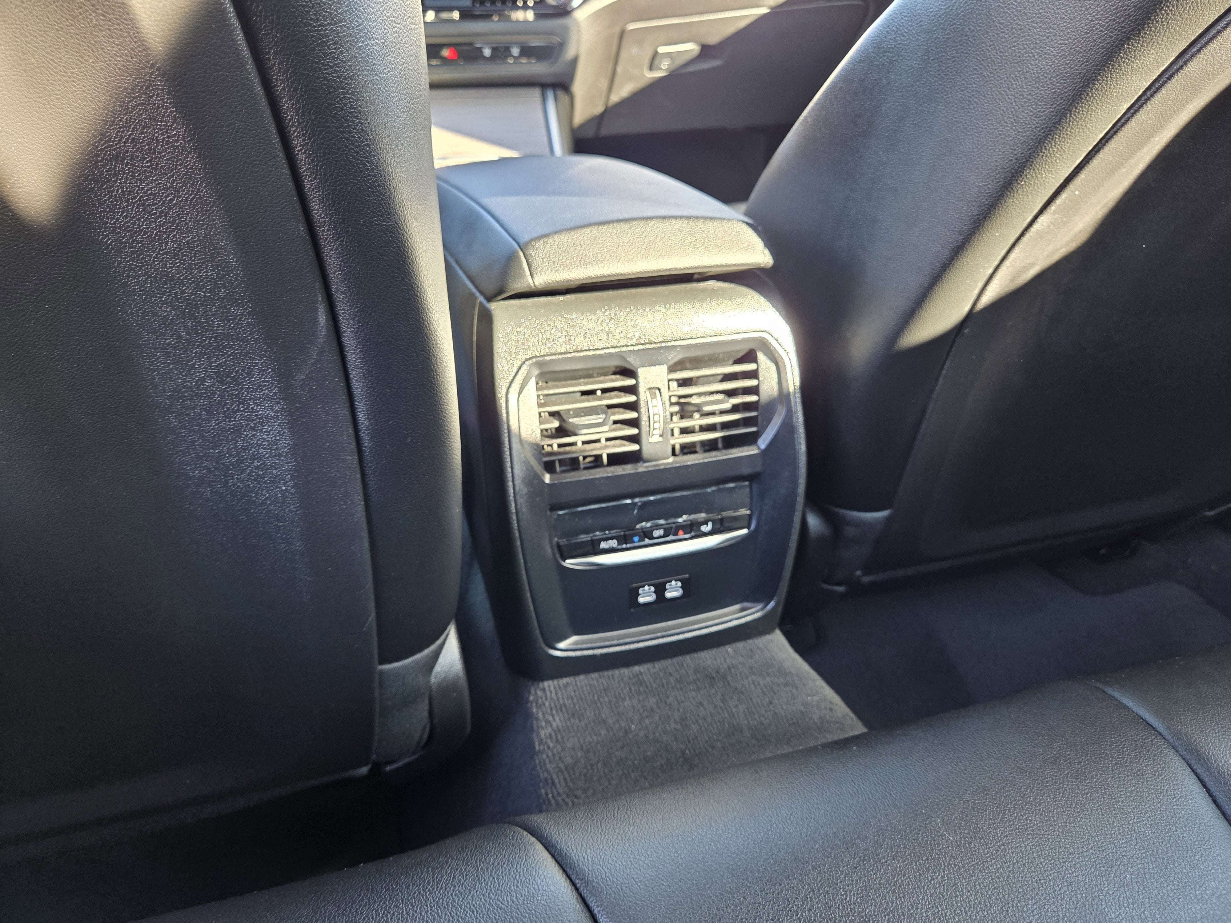 2025 BMW 3 Series 330i