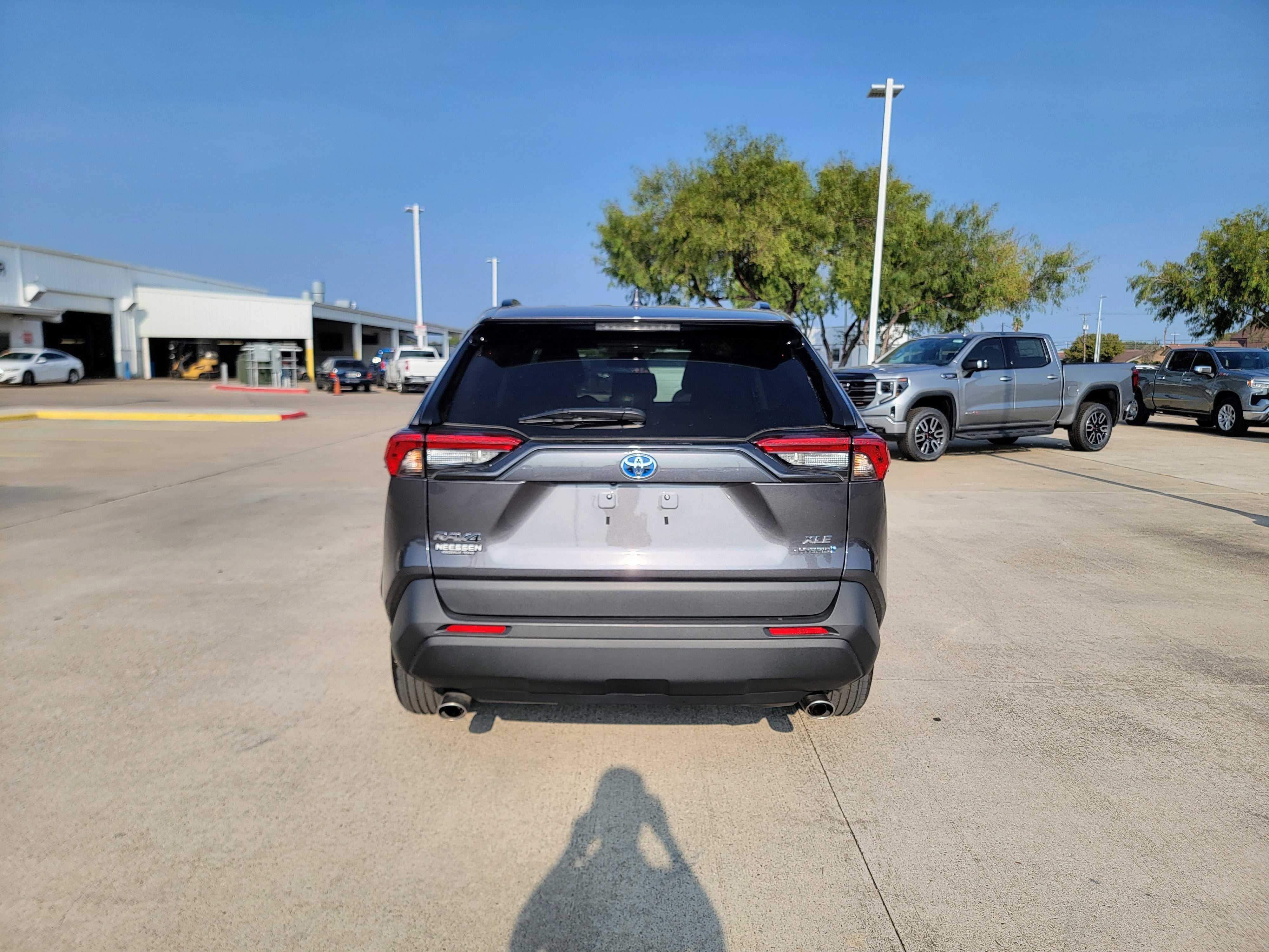 2022 Toyota RAV4 Hybrid XLE