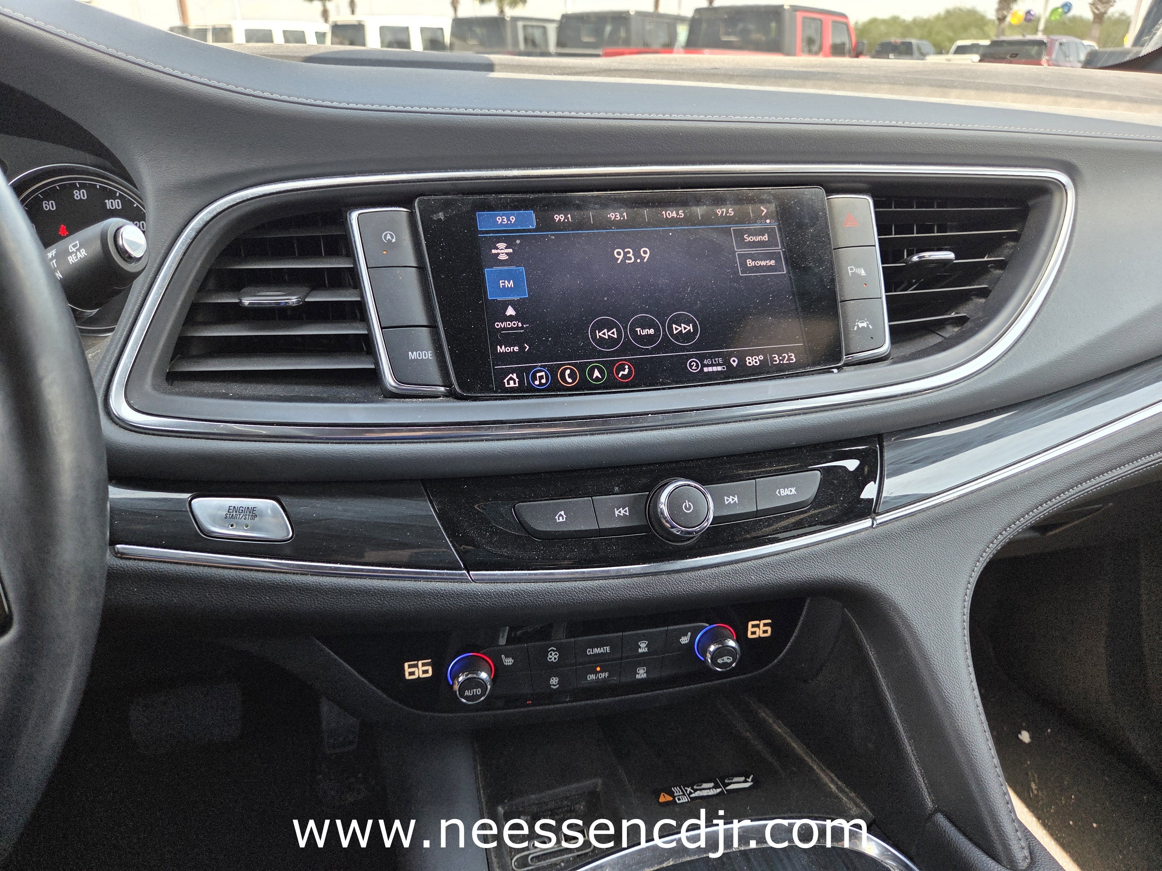 2023 Buick Enclave Essence