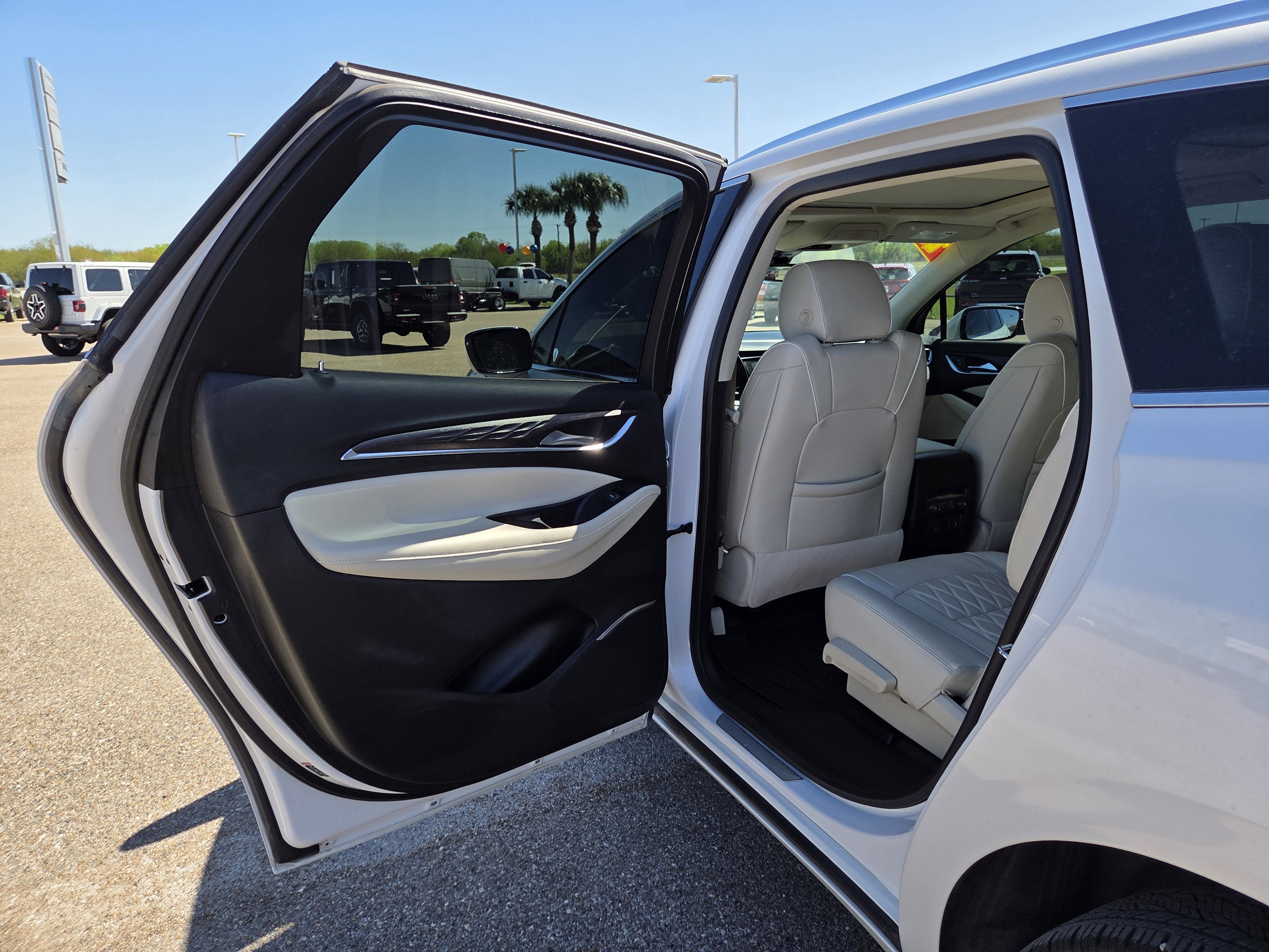 2022 Buick Enclave Avenir