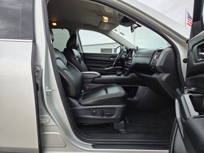 2025 Nissan Pathfinder SL