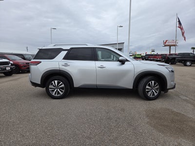 2025 Nissan Pathfinder SL