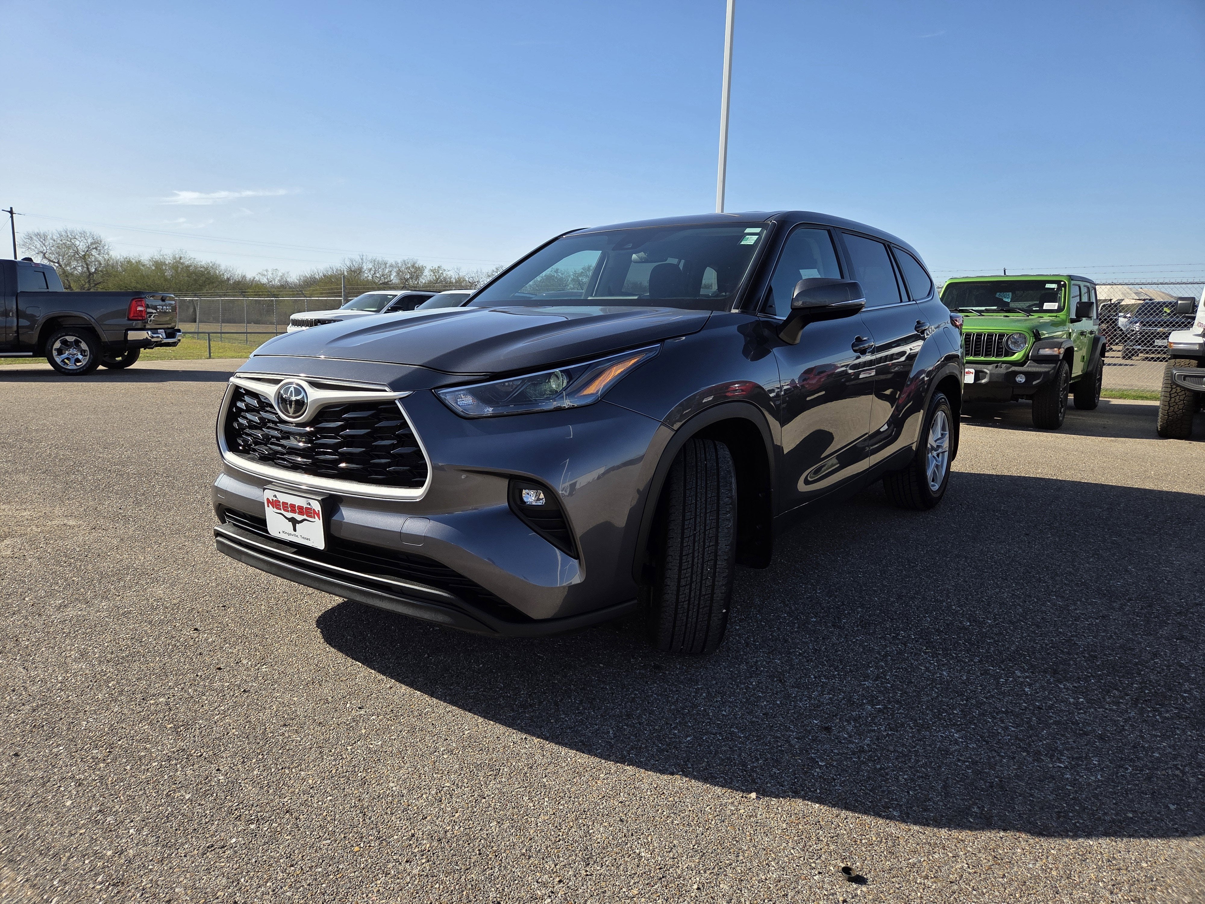 2023 Toyota Highlander LE
