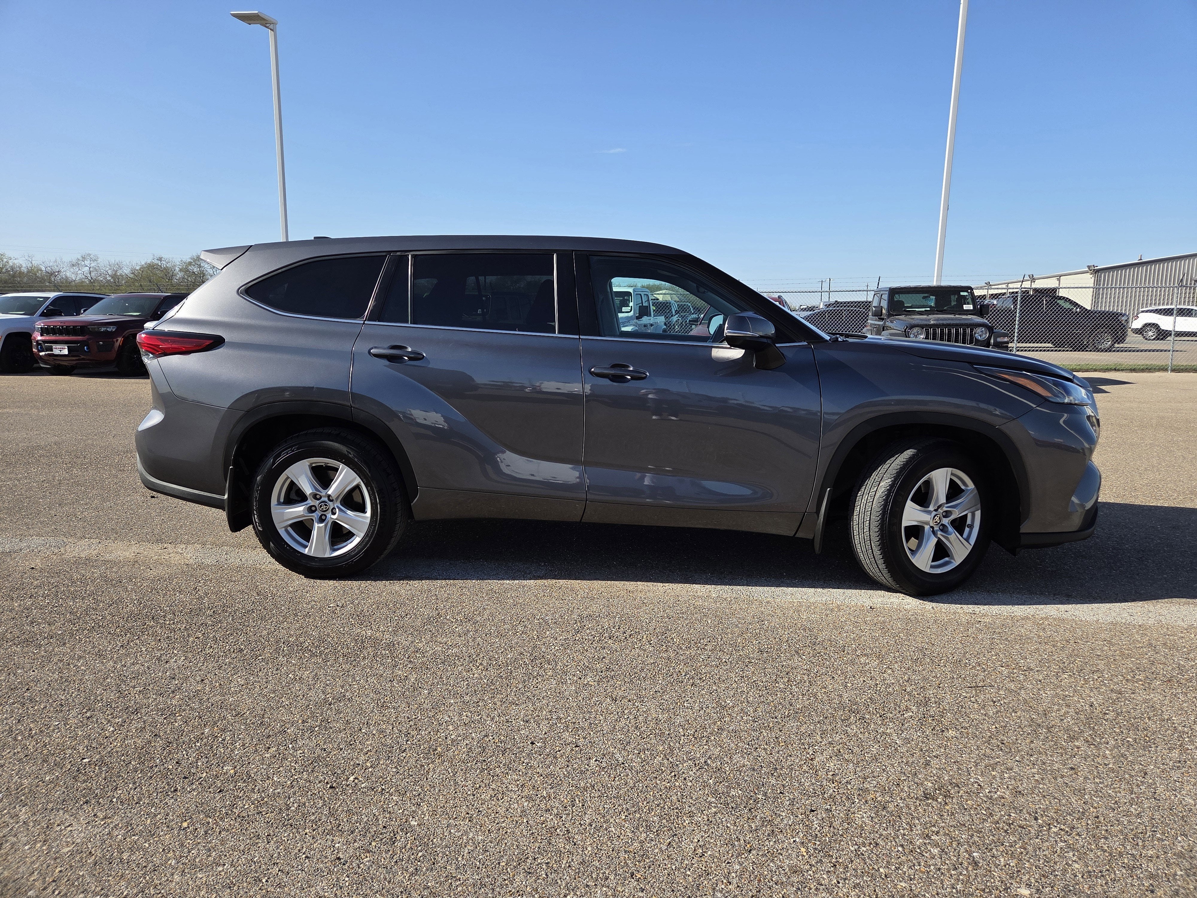 2023 Toyota Highlander LE