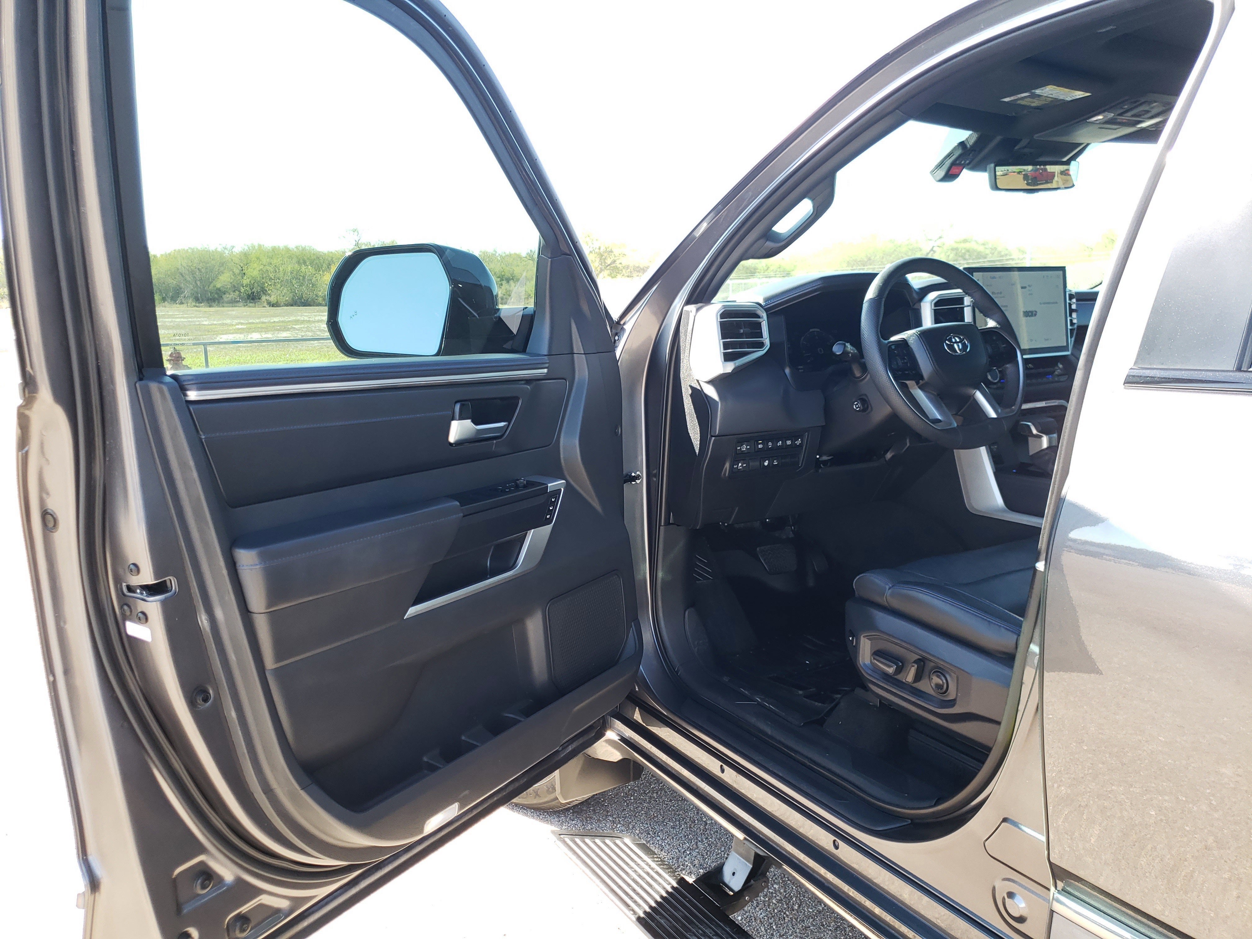 2025 Toyota Tundra 4WD Platinum